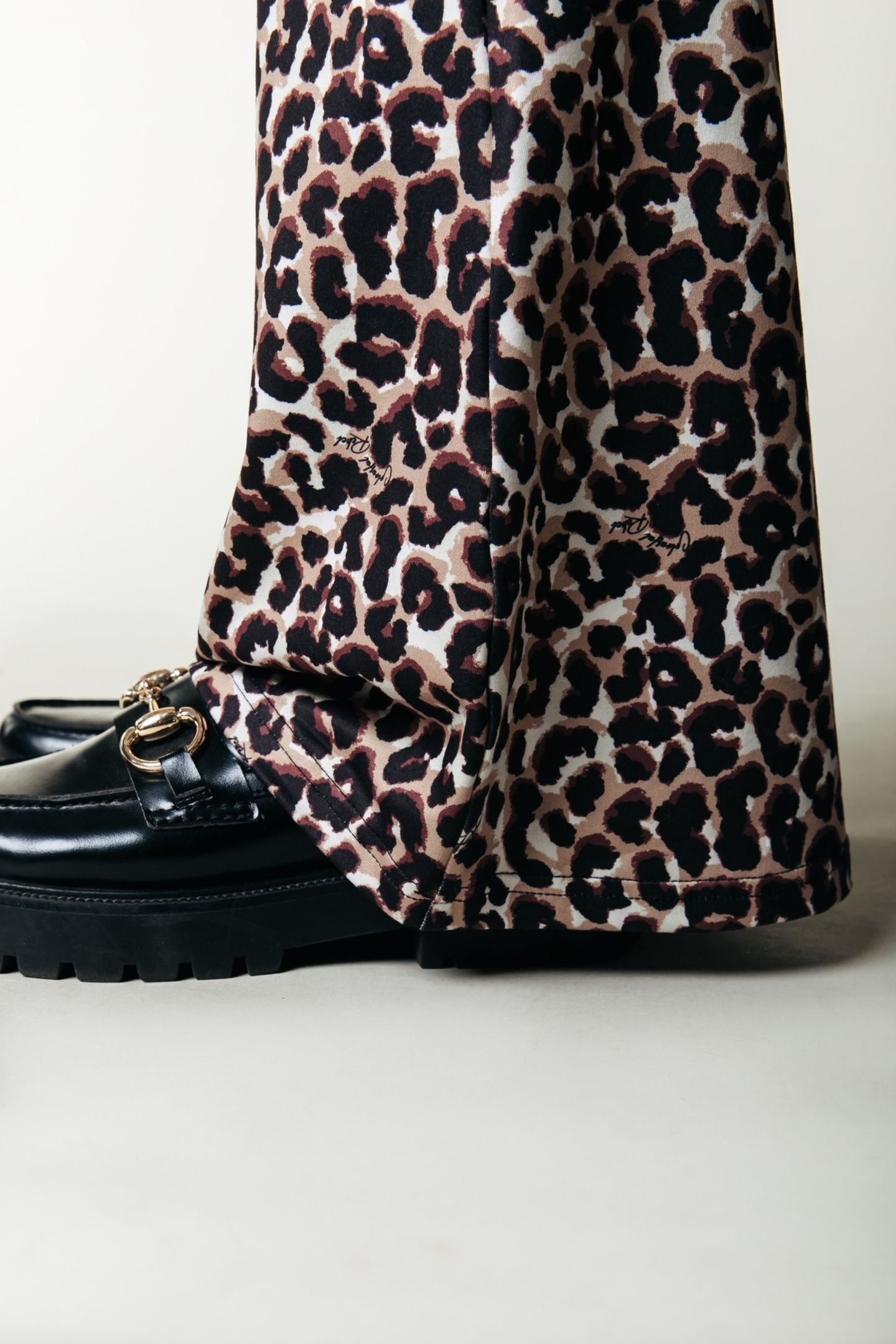LEOPARD PEACHED EXTRA FLARE PANTS BROWN 5