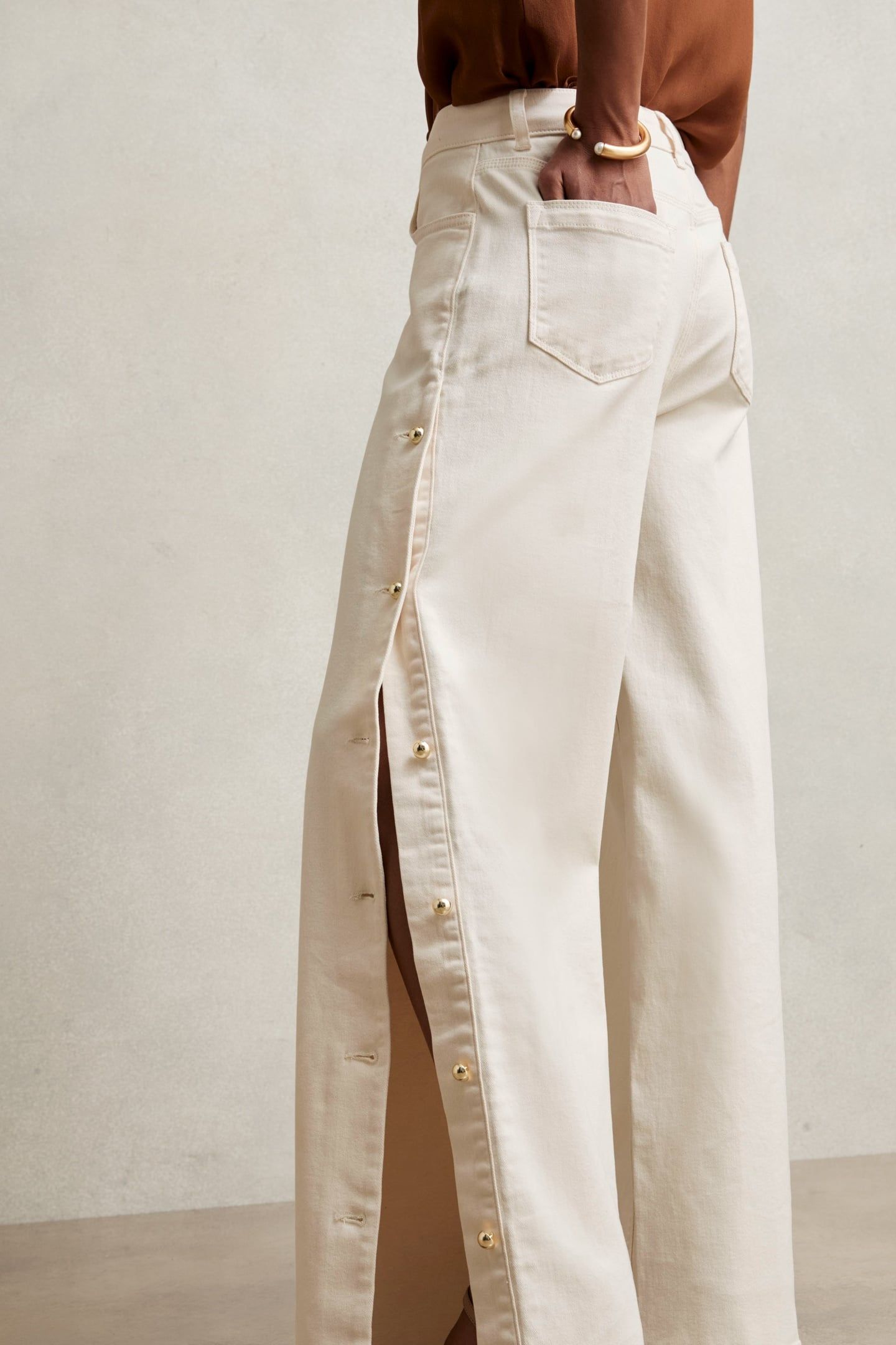 WIDE SIDE DETAIL JEAN CREAM 6