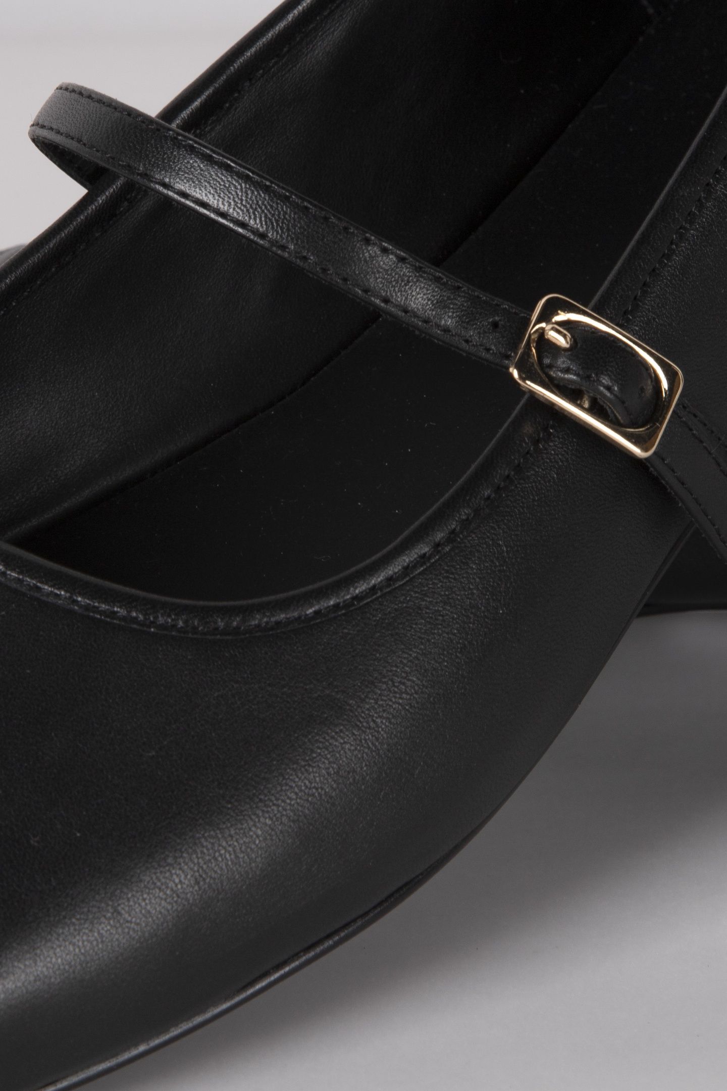 AMBER BALLERINA BLACK 3