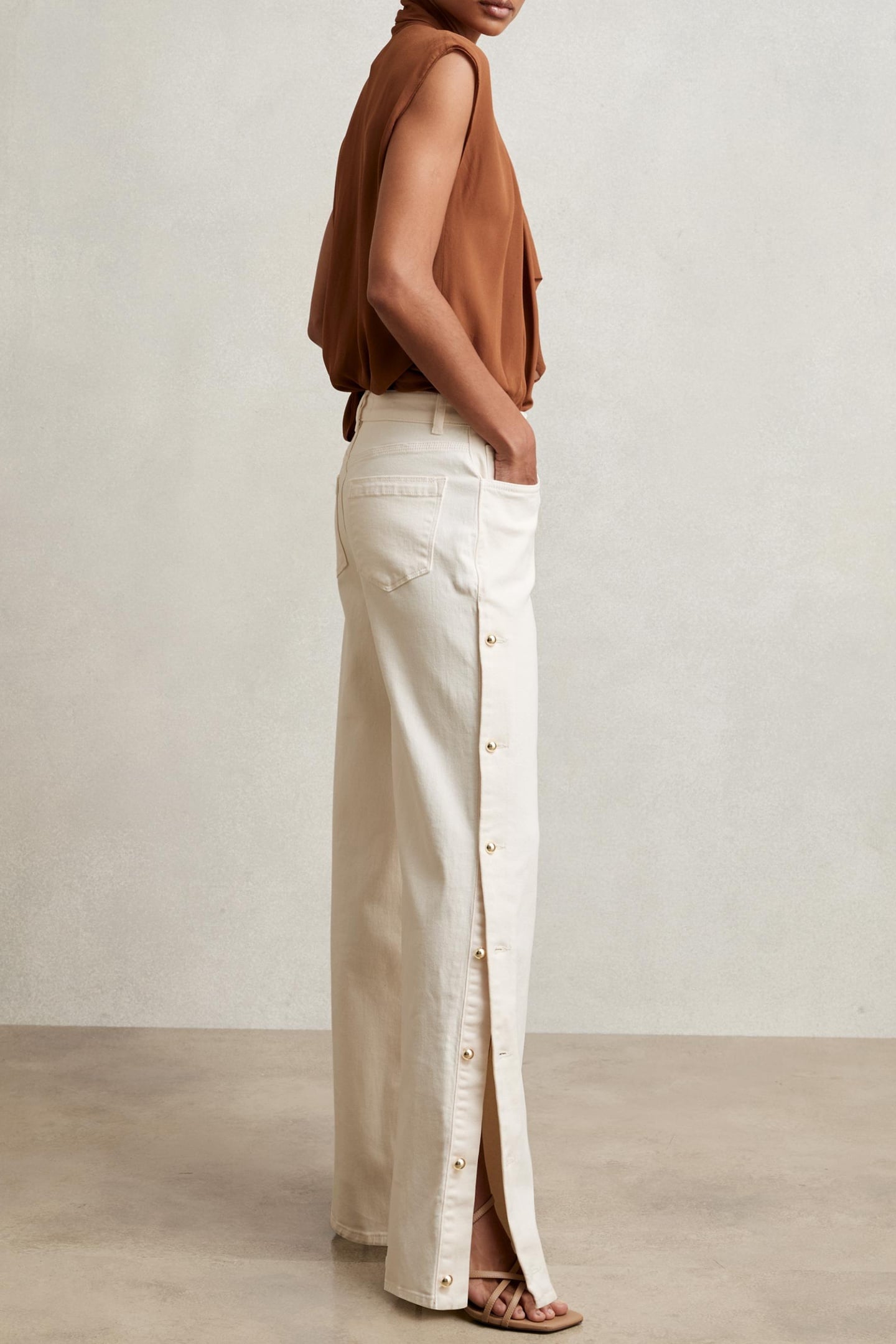 WIDE SIDE DETAIL JEAN CREAM 3