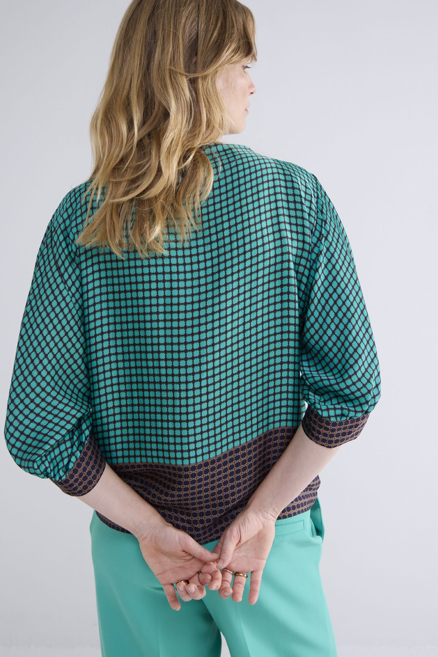 TOP BORDER PRINT PEACOCK 2