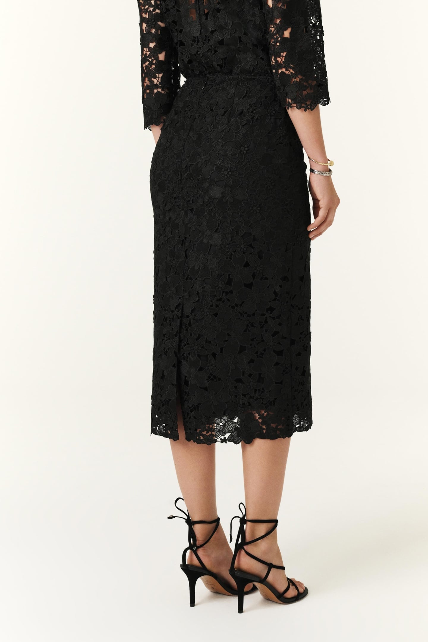 MID-LENGTH SKIRT BLACK 2