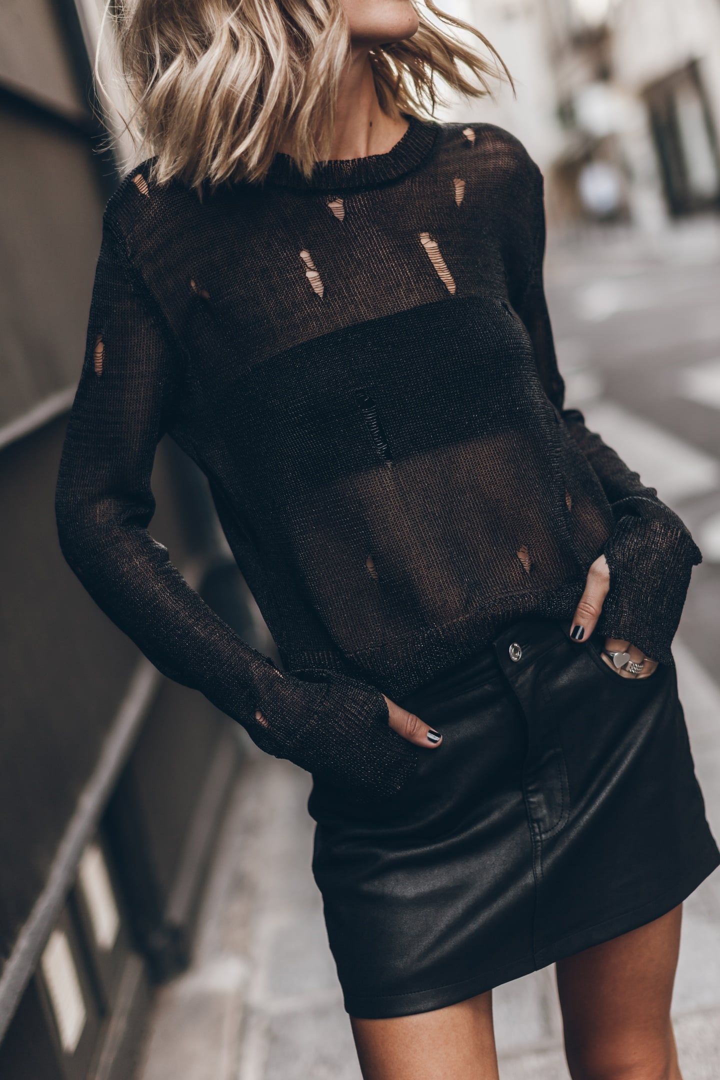THE BLACK METALLIC DISTRESSED KNITTED SWEATER BLACK 1