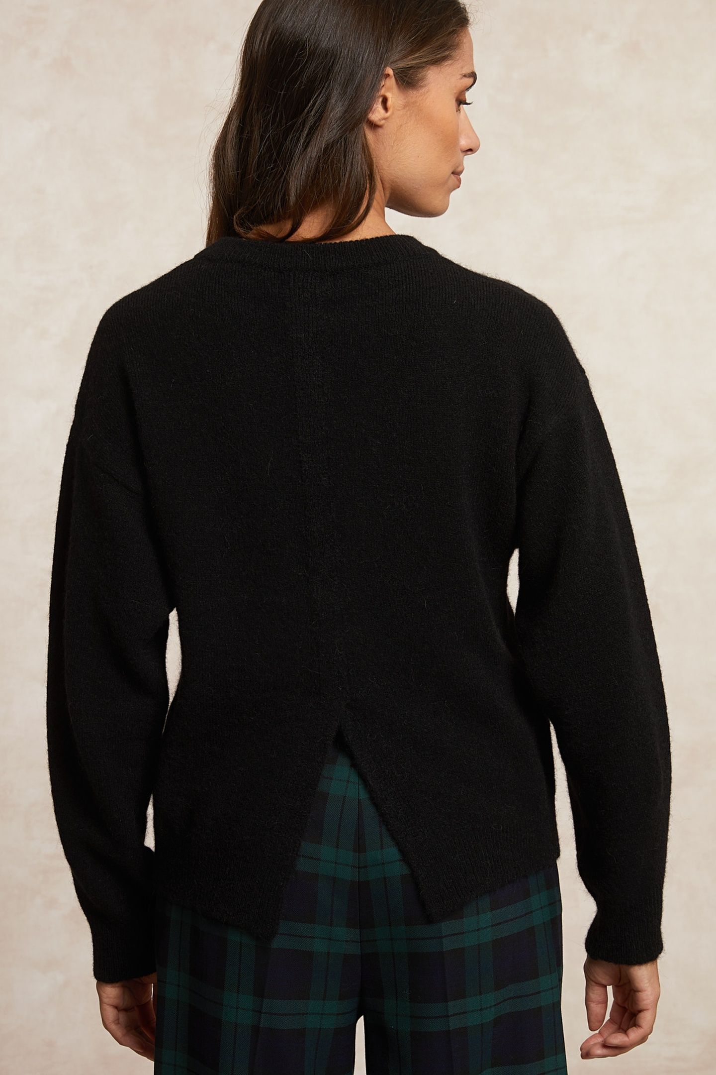 UNI CREW NECK SPLIT BACK SWEATER BLACK 2