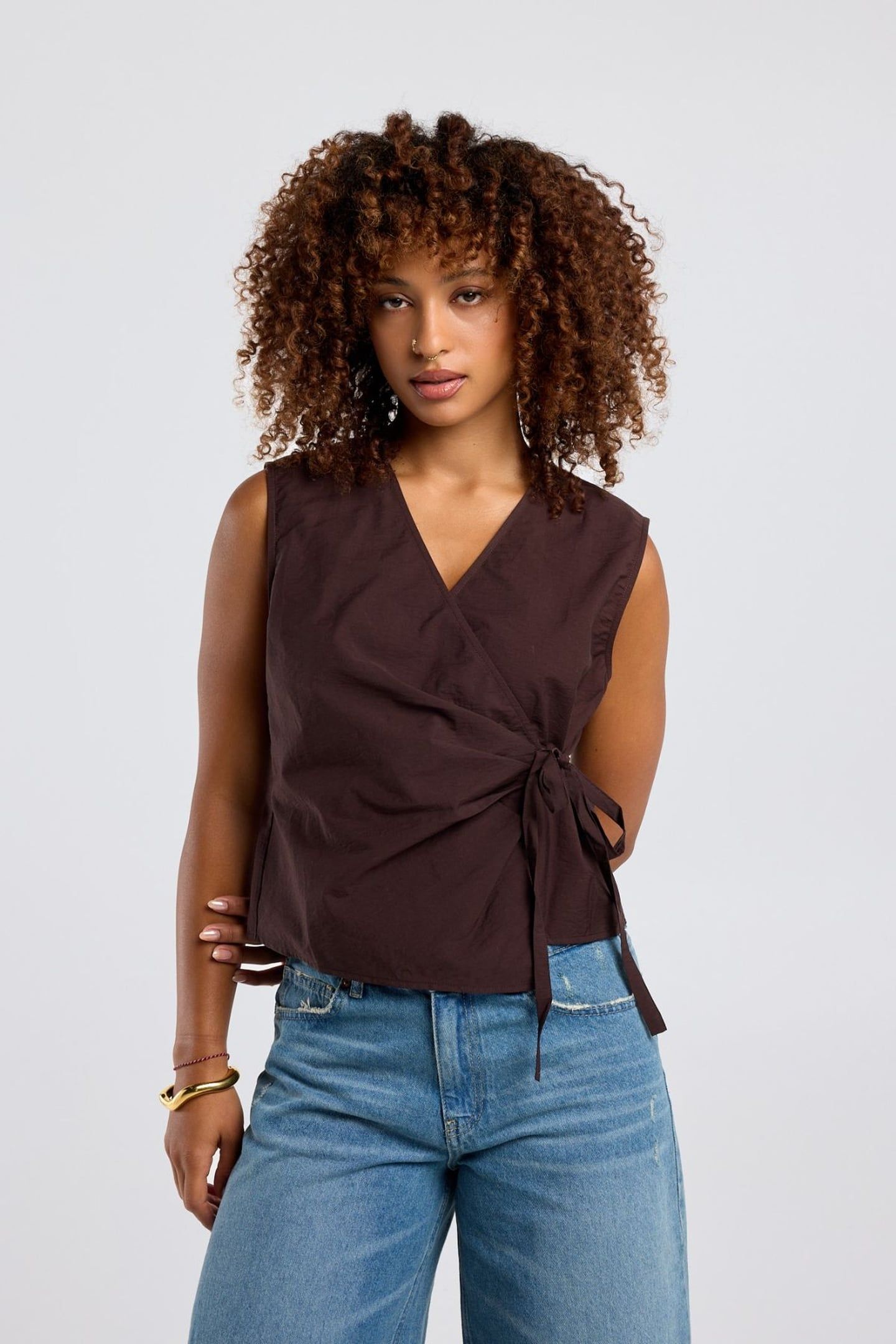 IRIS DARK BROWN 1