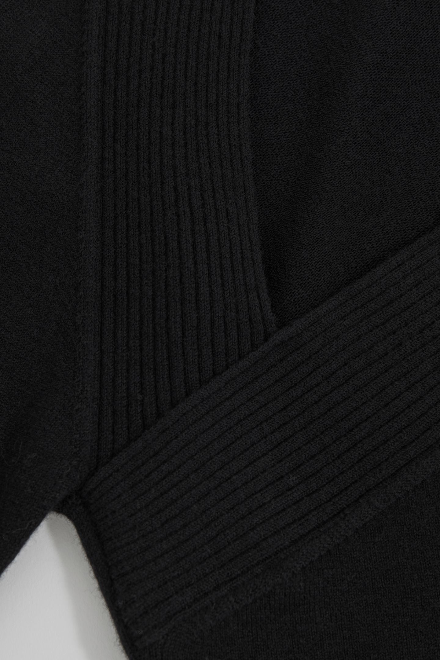 ASYMETRIC LONG SLEEVE BLACK 6