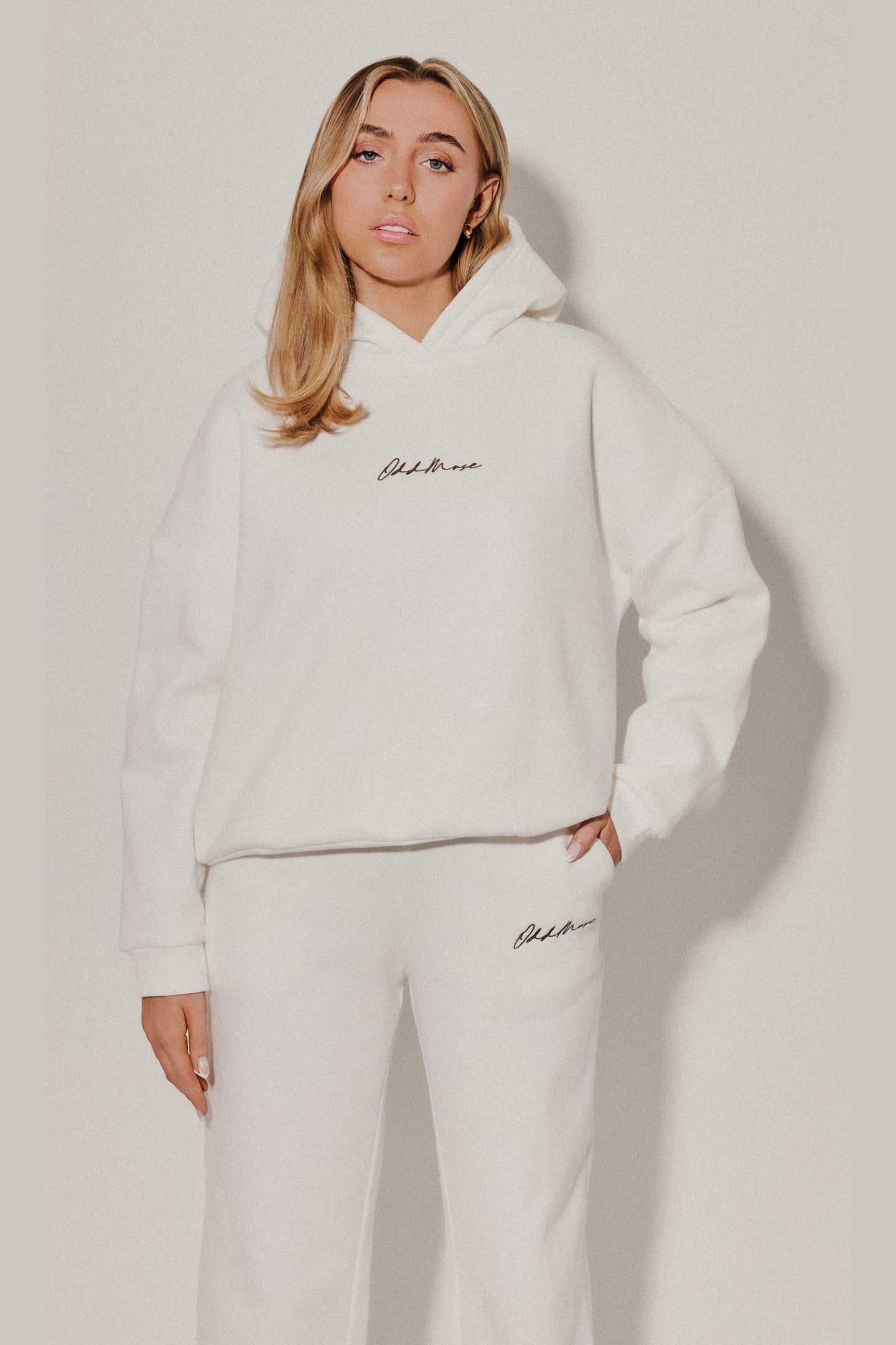 HOODIE WHITE 1