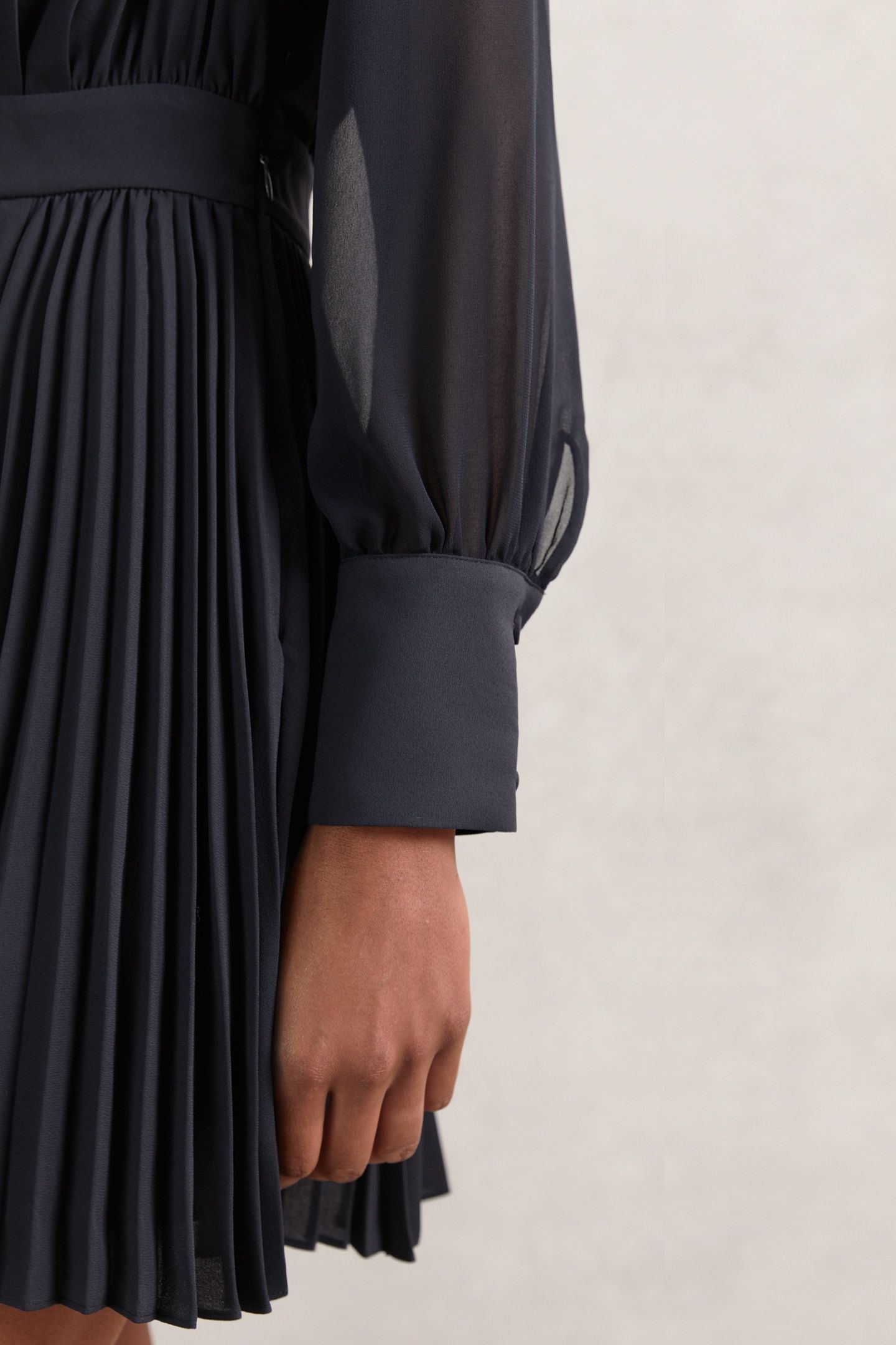 PLEAT FLIPPY MINI DRESS NAVY 5