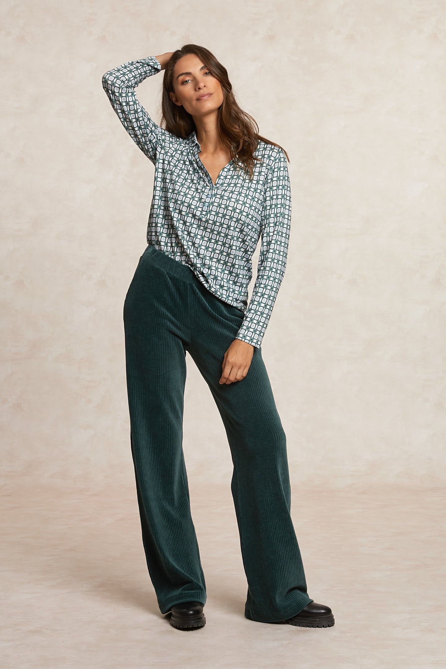 JERSEY FANTASY V-NECK BLOUSE GREEN/BEIGE 1