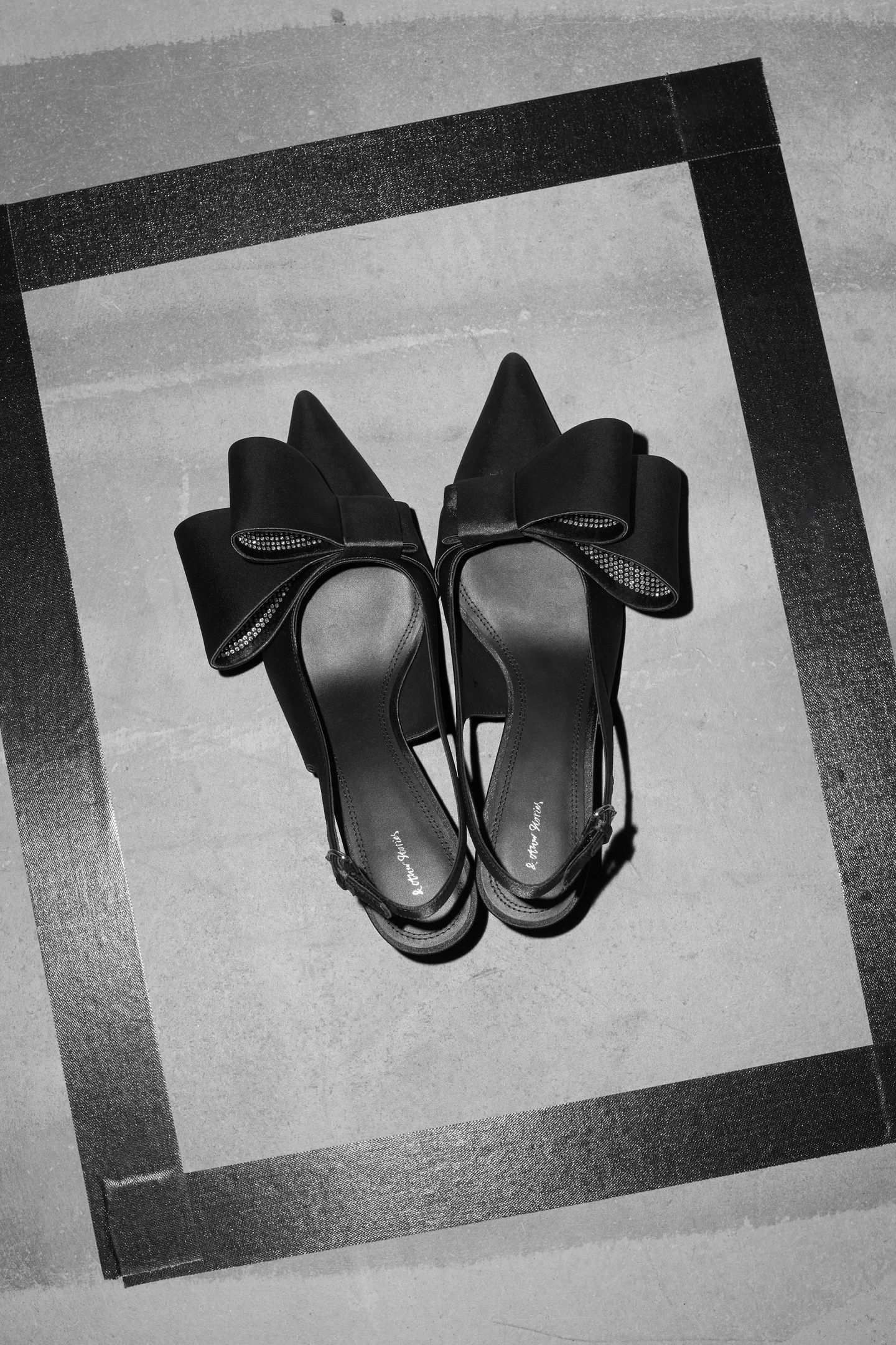 CRISTEL KITTEN HEEL BLACK 5