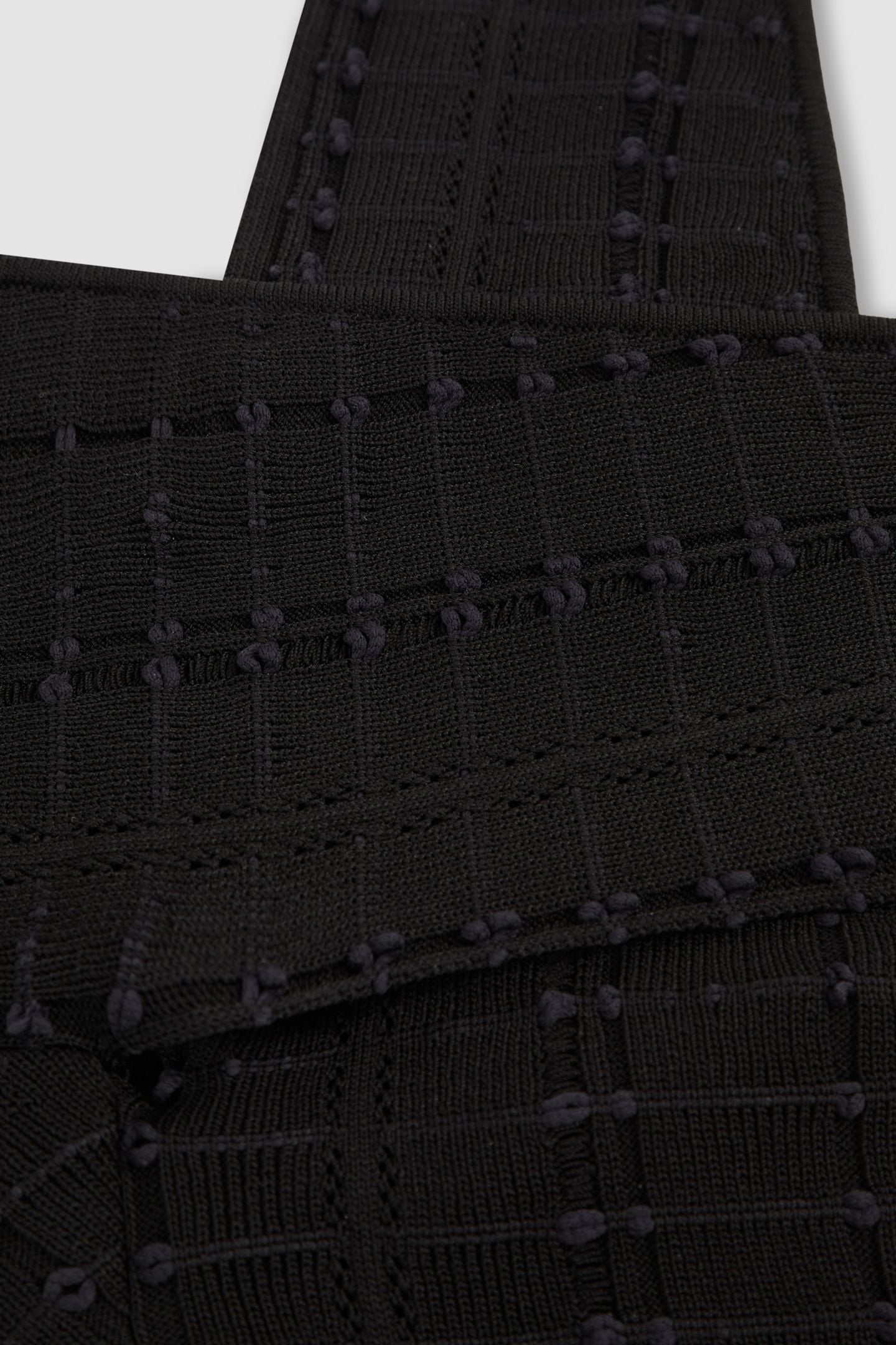 CROSS NECK TEXTURE TOP BLACK 5