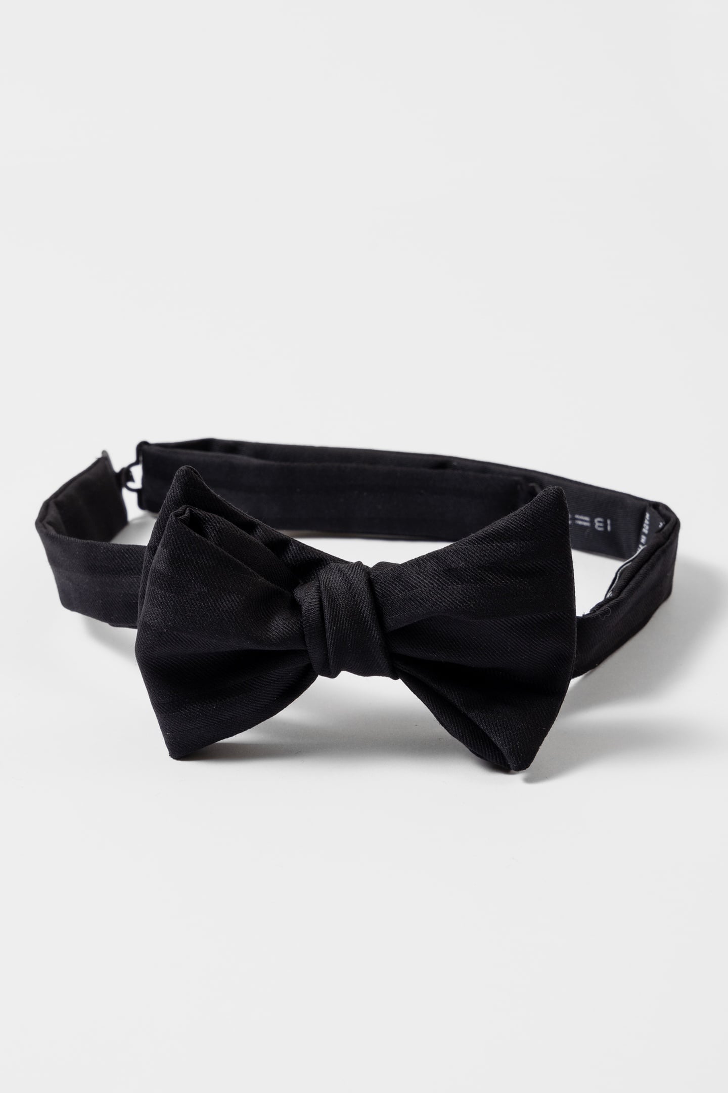 MEN BOWTIE SHADOW STRIPE BLACK 3