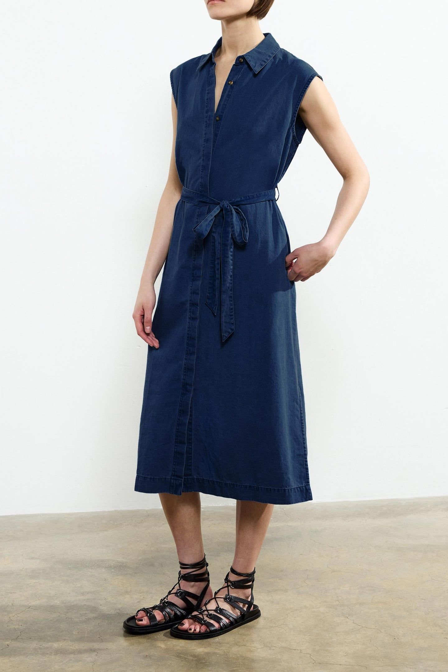 ZAVES CHAMBRAY MIDI DRESS LIGHT MID WASH 1