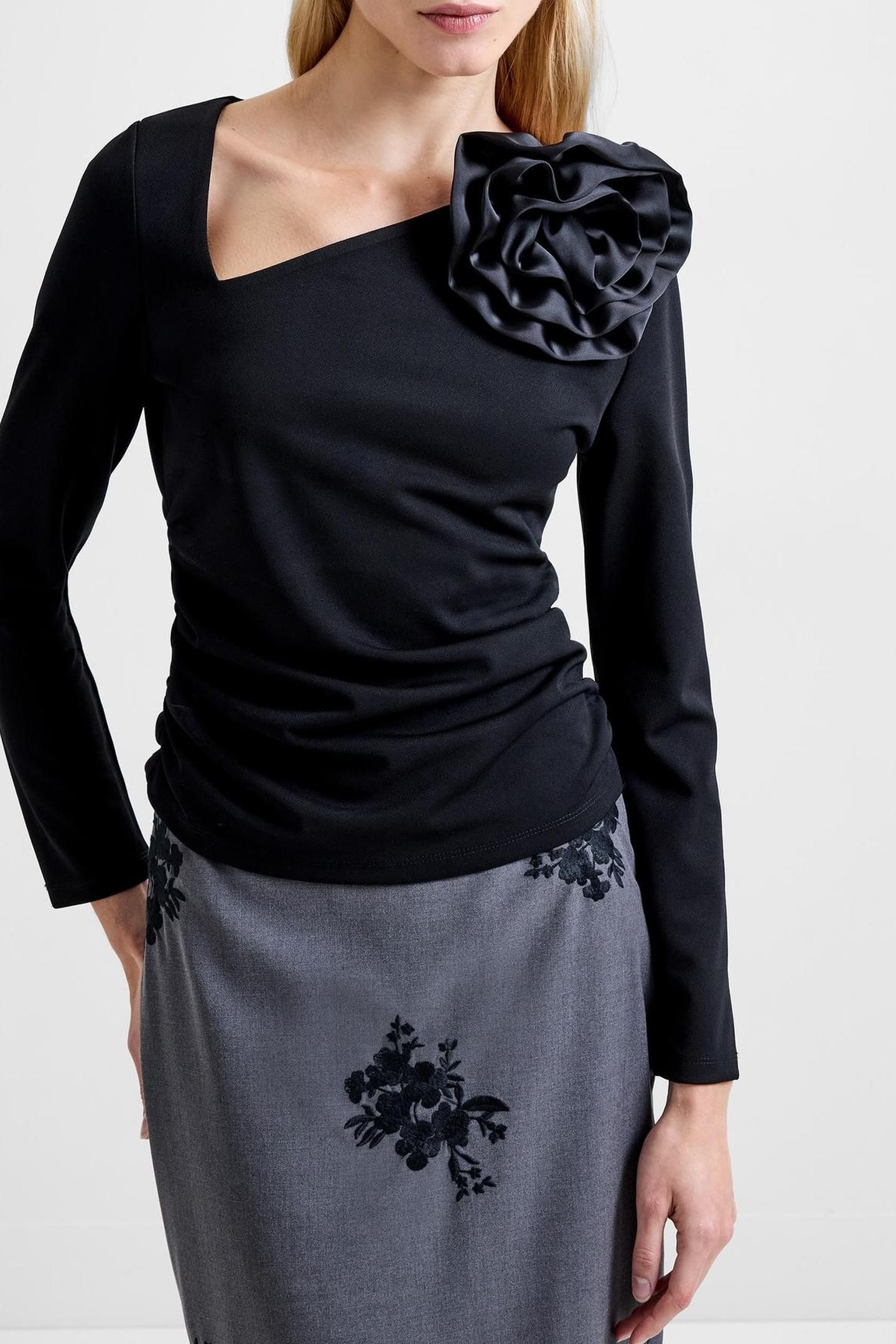 VALETTA JERSEY LS ROSETTE TOP BLACK 3