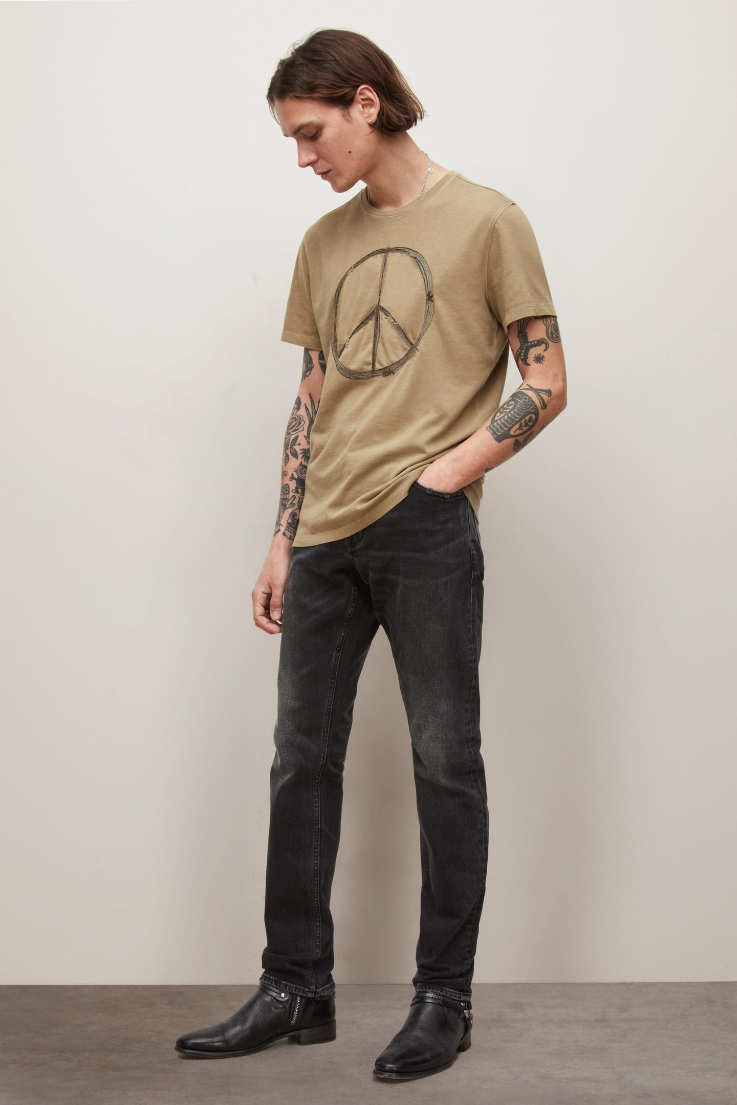 J701 - REGULAR FIT BLACK 2