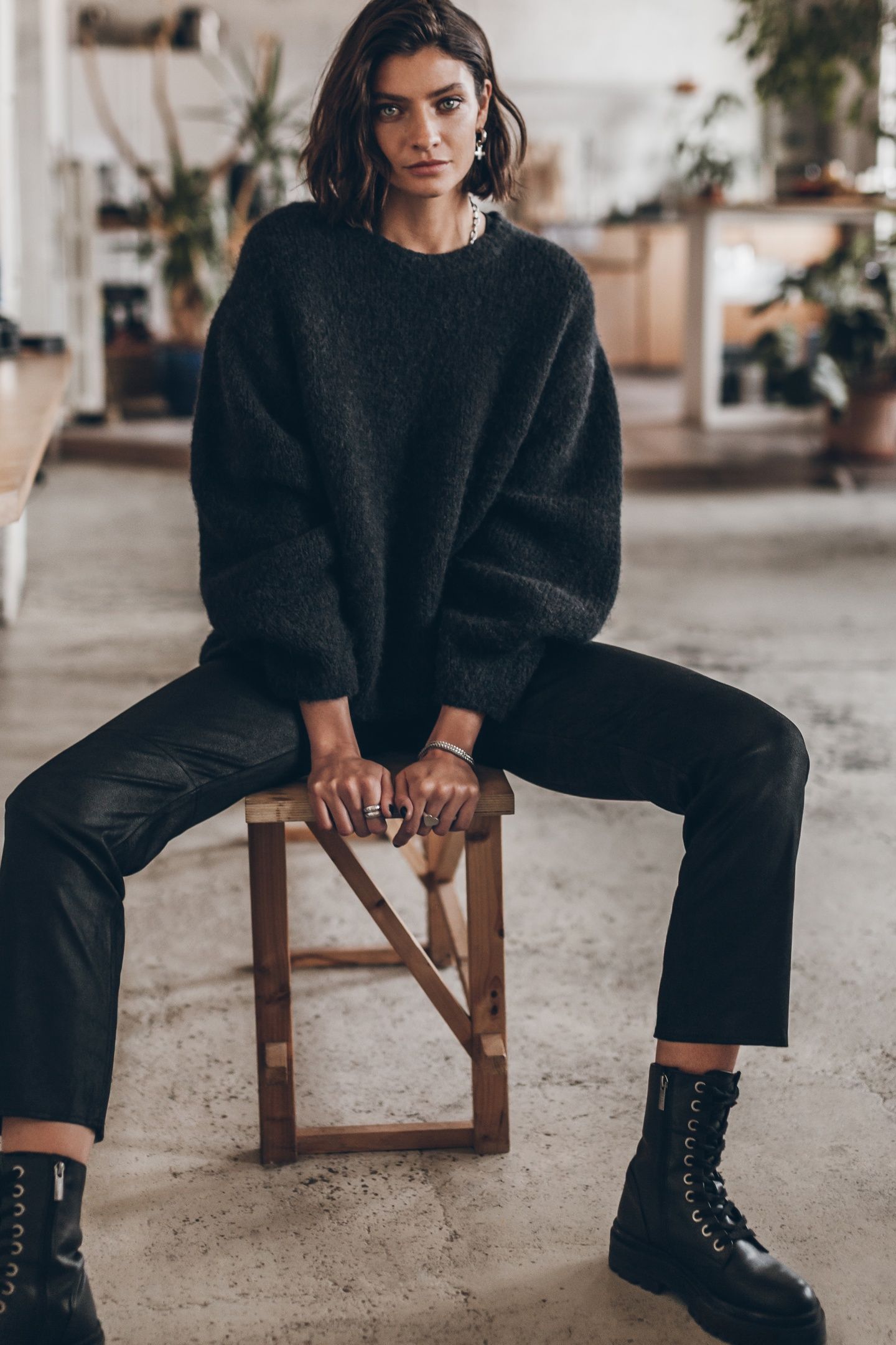 THE BLACK CROPPED LEATHER PANTS BLACK 2