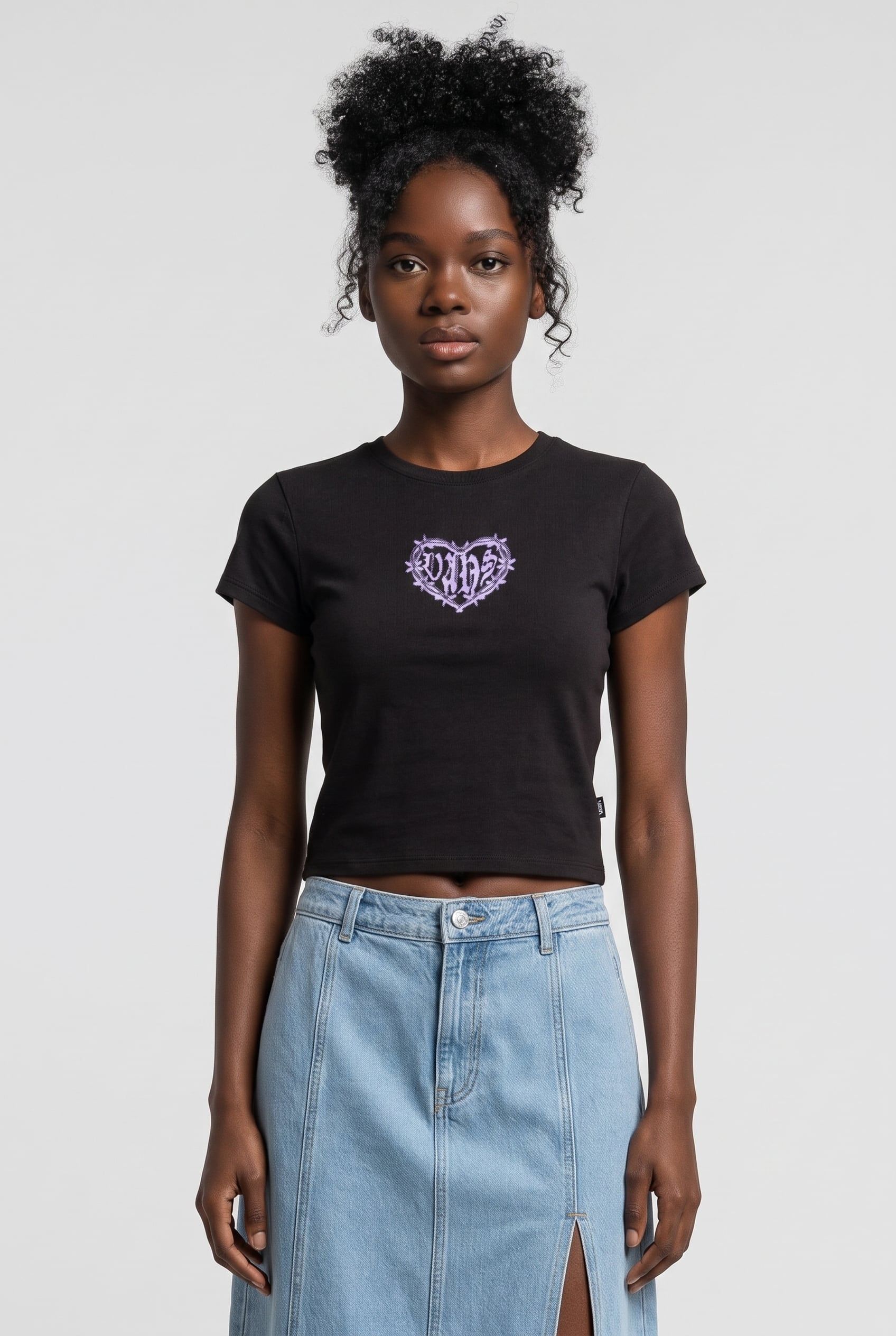 BARBED HEART W TEE BLACK 1