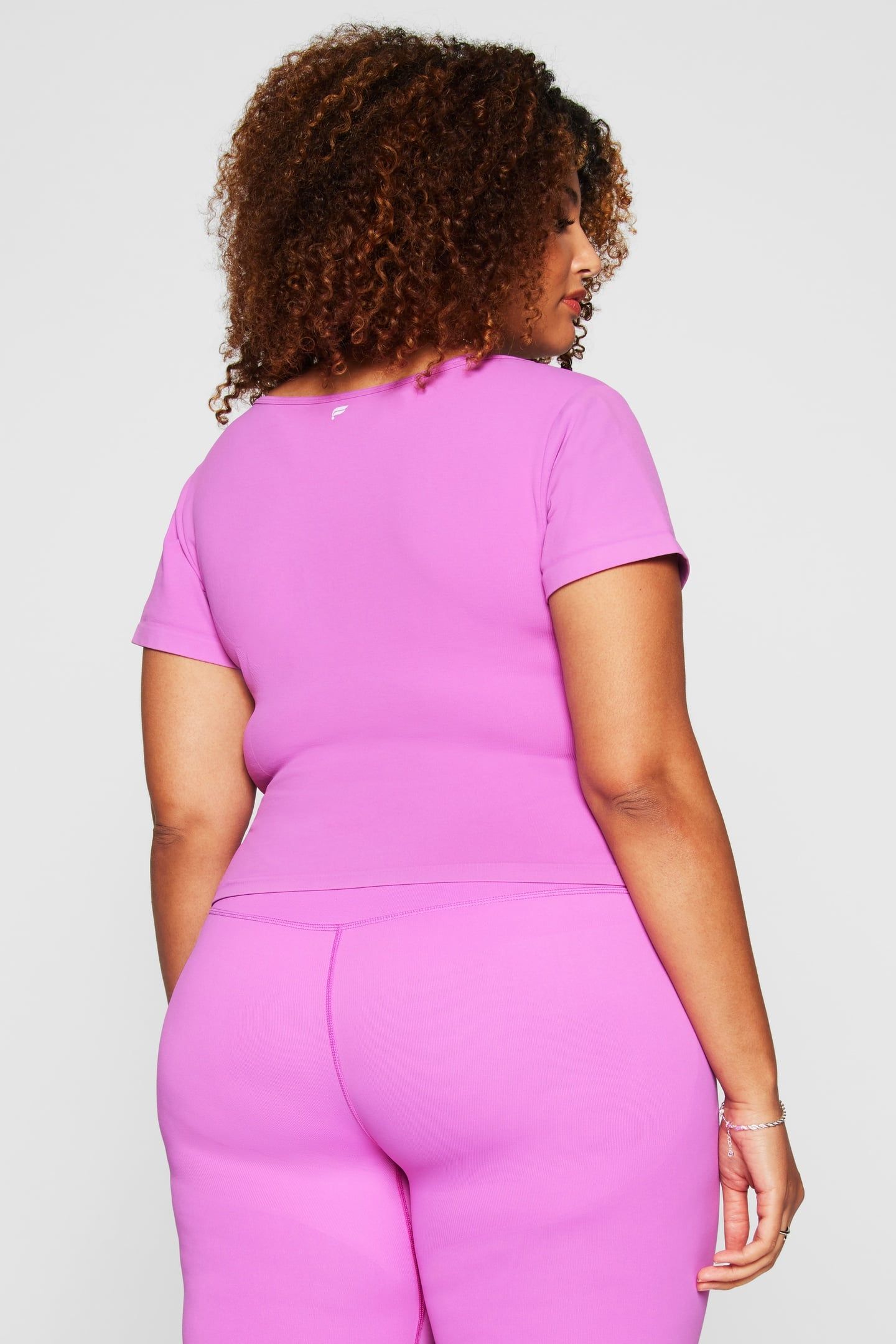 SLEEK SEAMLESS SCOOP NECK SHORT-SLEEVE TOP ELECTRIC ORCHID 3