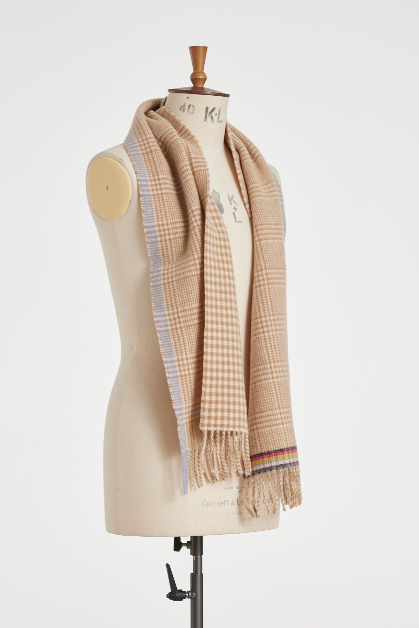 WOMEN SCARF P.O.W. AW24 OFF WHITE 1
