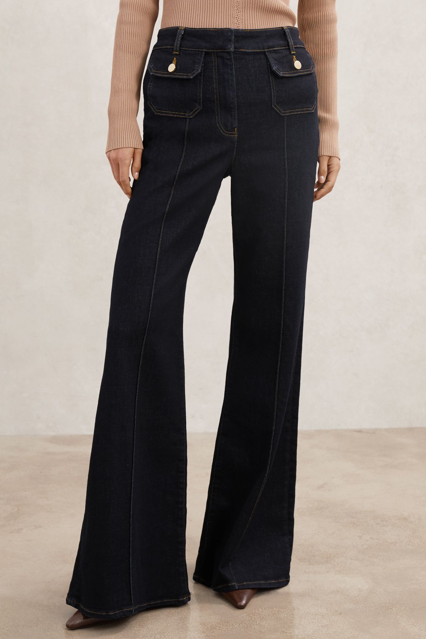 BUTTON DETAIL FLARE JEAN DARK BLUE 1