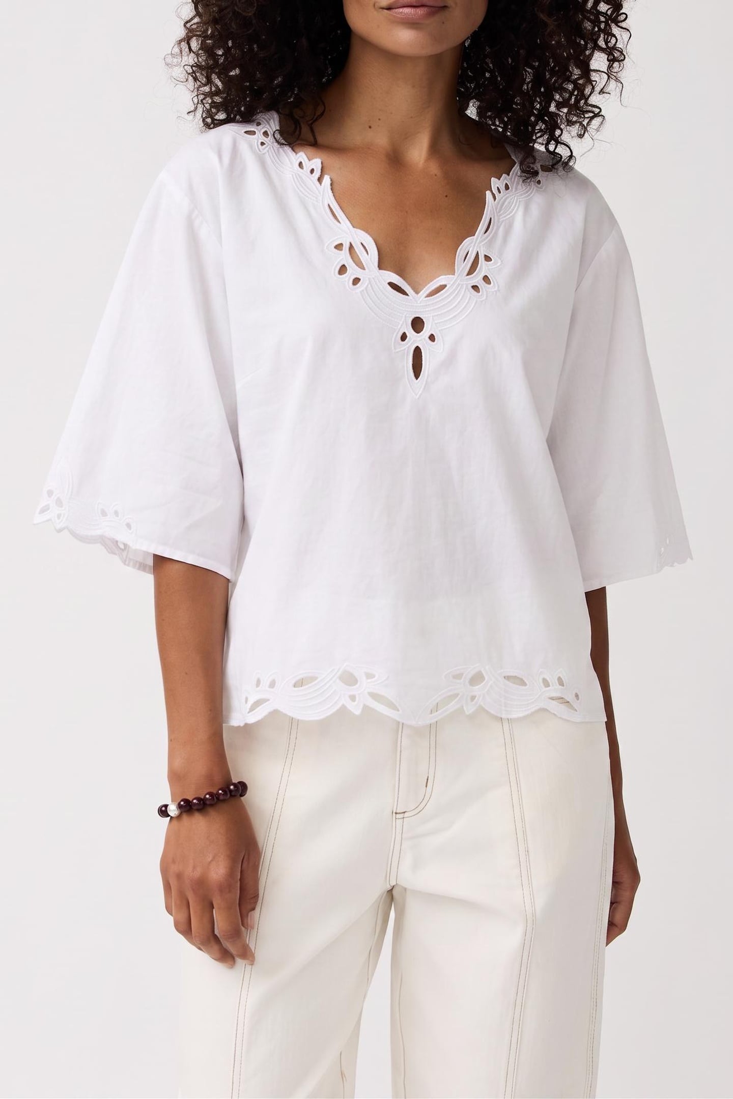 TOP AILA VERY WHITE 2