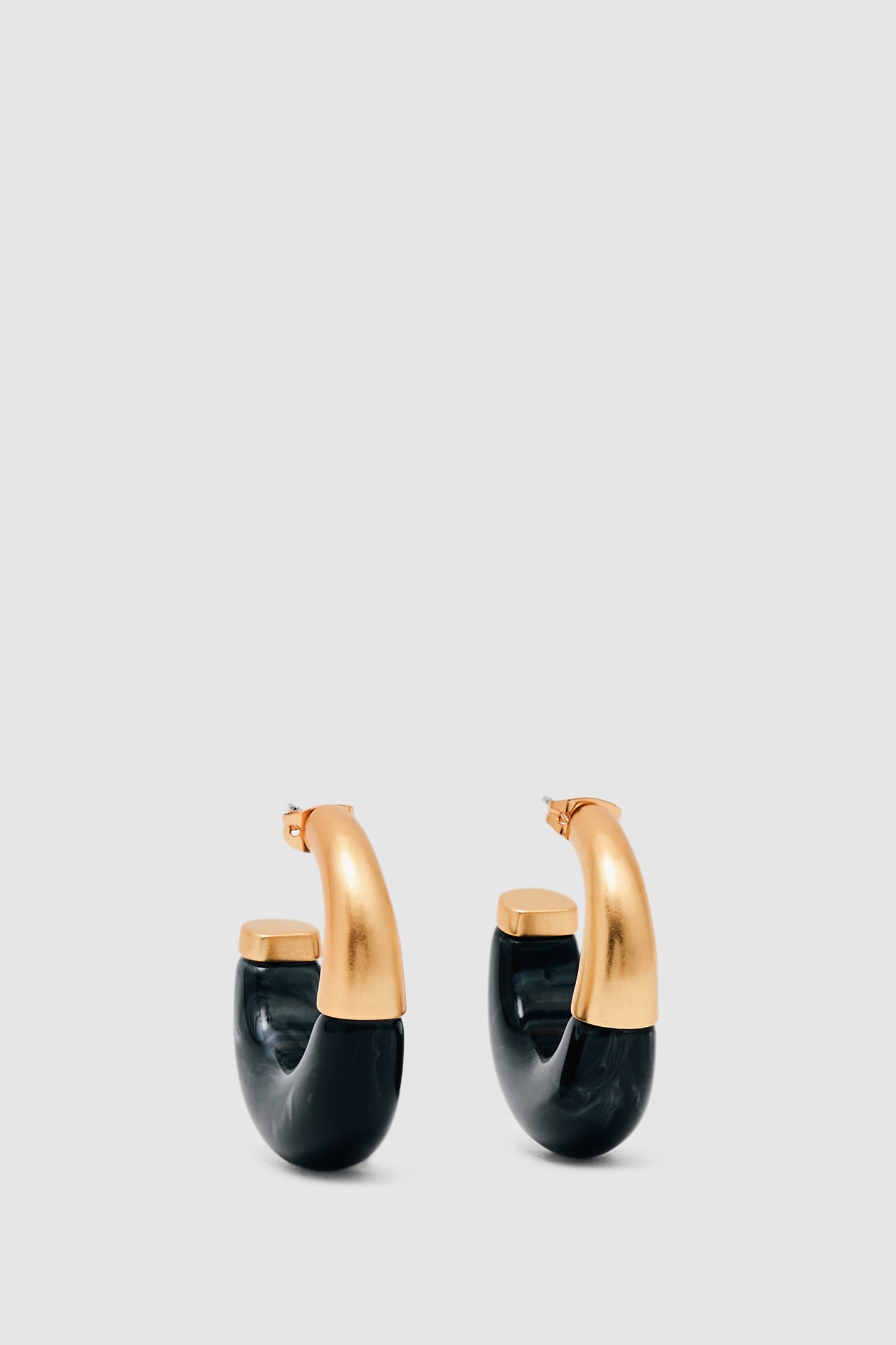 SCOOP HOOP EARRINGS GOLD TONE 2