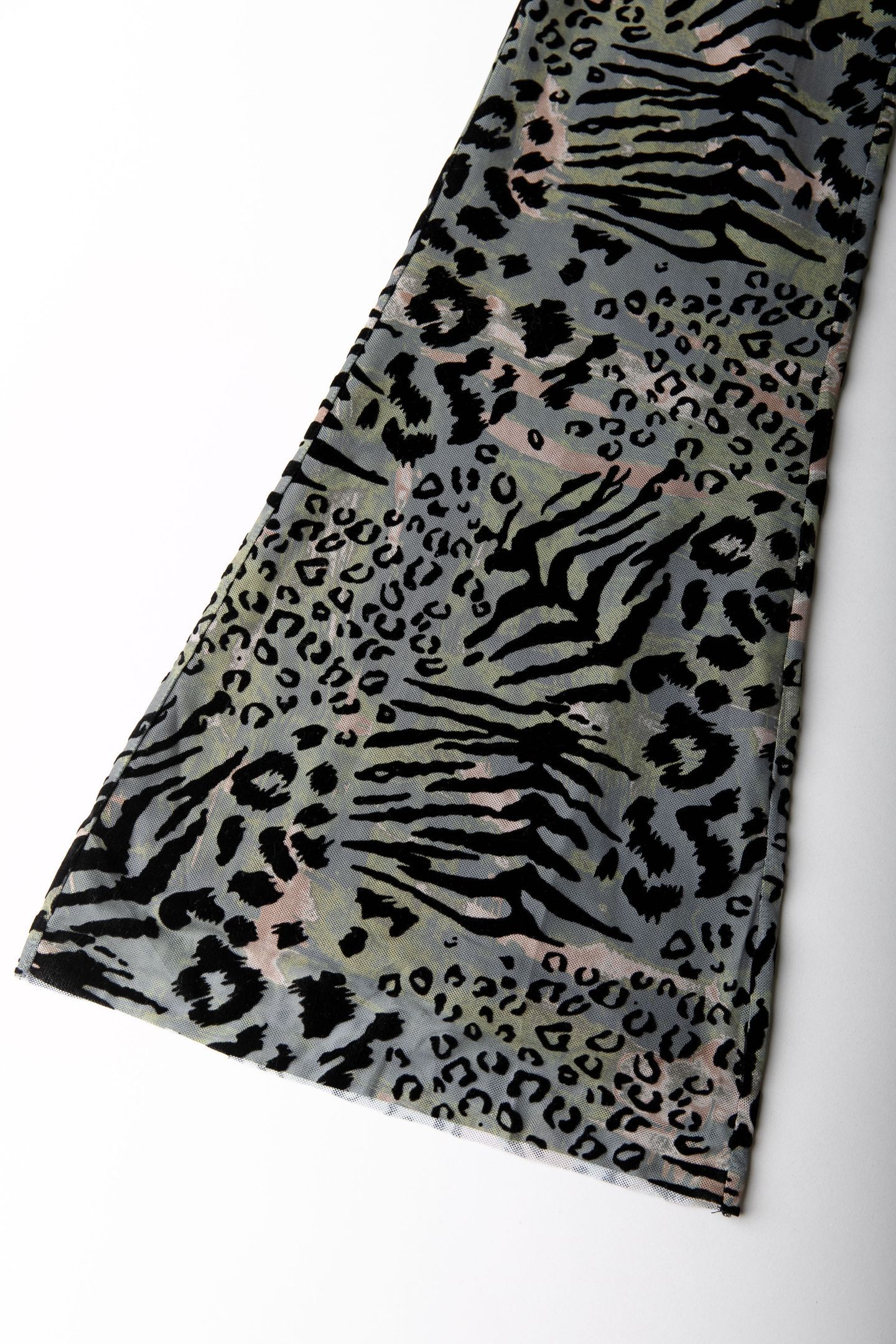 MULTI LEOPARD FLOCK MESH EXTRA FLARE PANTS ARMY 5