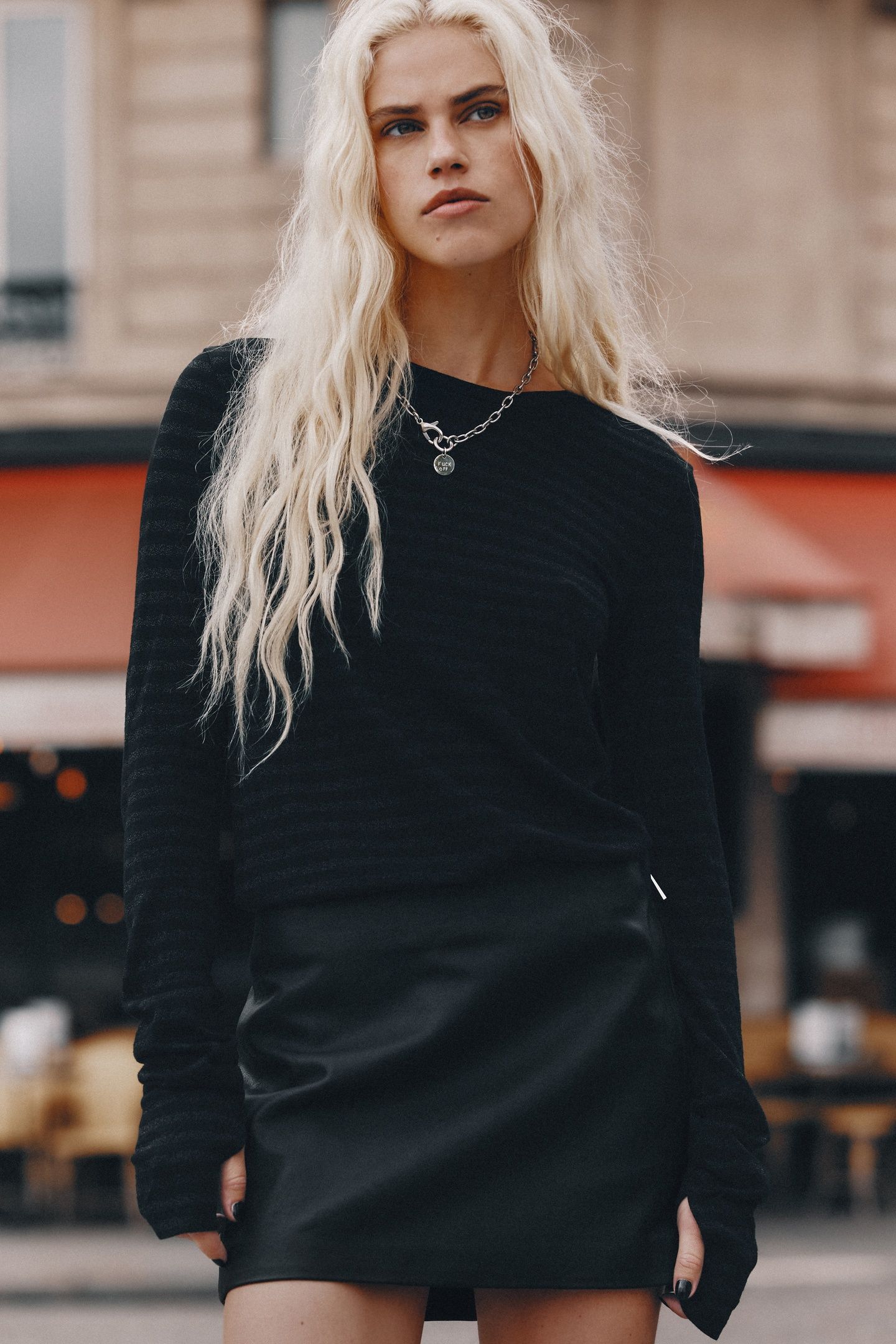 THE BLACK STRIPED SPARKLY THIN LONGSLEEVE BLACK 2