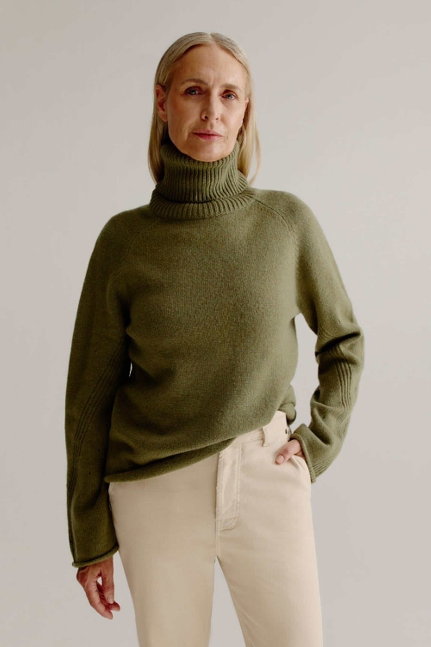 LOENA SWEATER MOSS GREEN 2