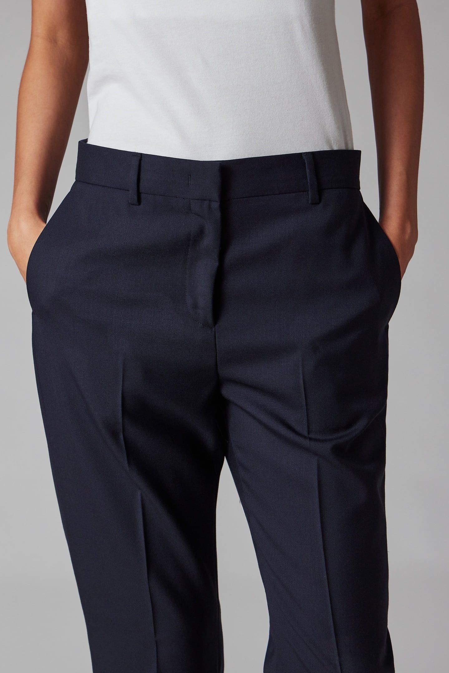 WOMENS TROUSERS VERY DARK NAVY 8