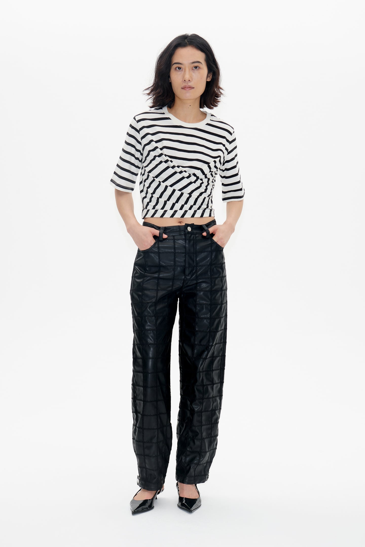 JALYA TOP BLACK WHISPER STRIPE 1
