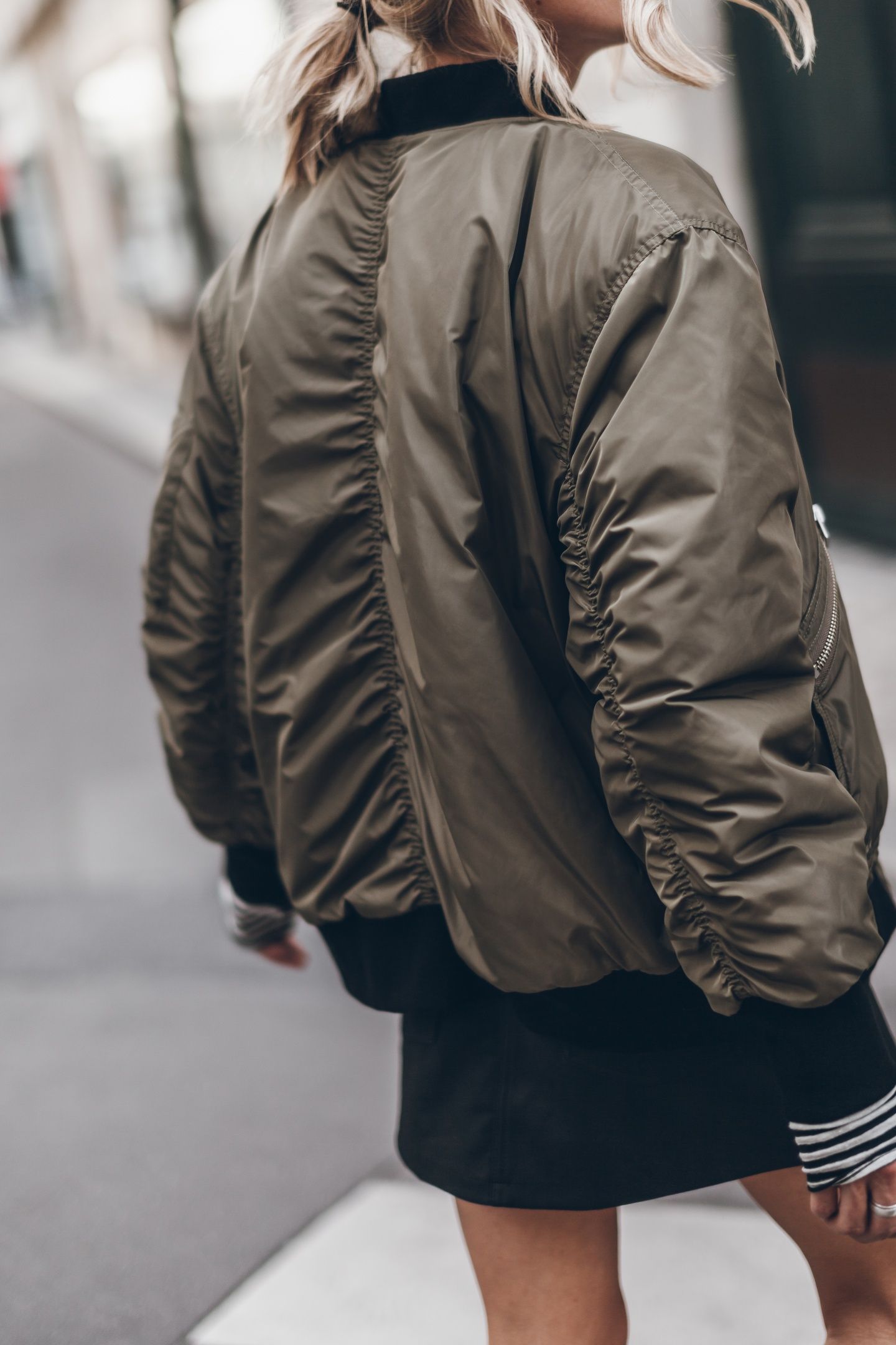 THE GREEN BOMBER JACKET GREEN 2