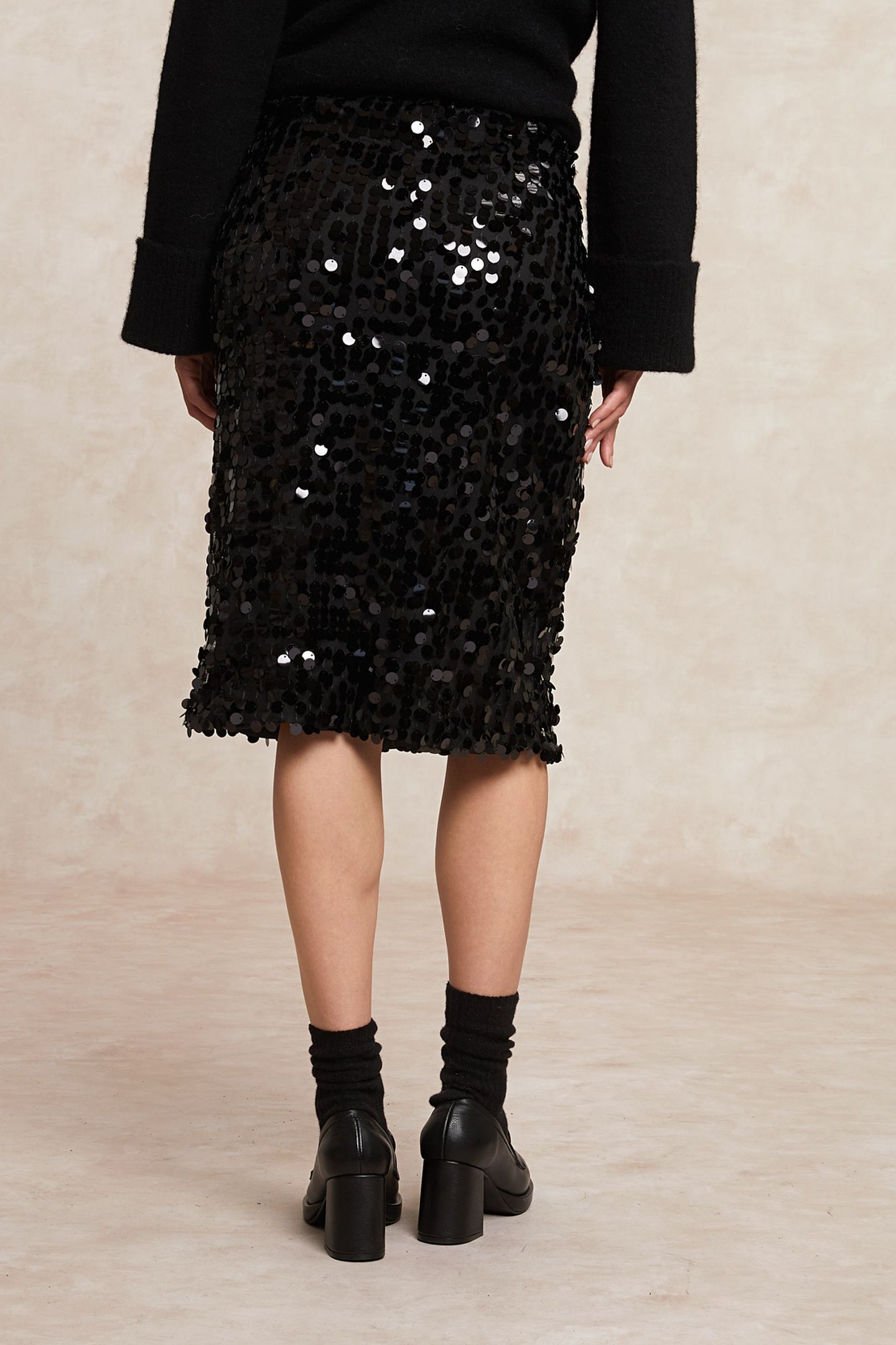 STRAIGHT SEQUIN MIDI SKIRT BLACK 2