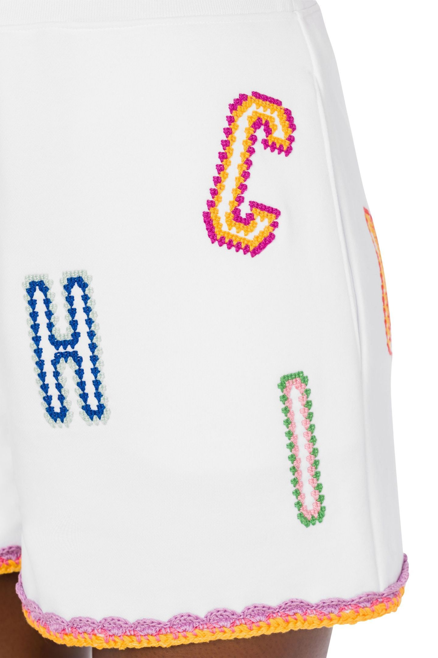 ORGANIC CROCHET LETTERING FLEECE SHORTS WHITE 4