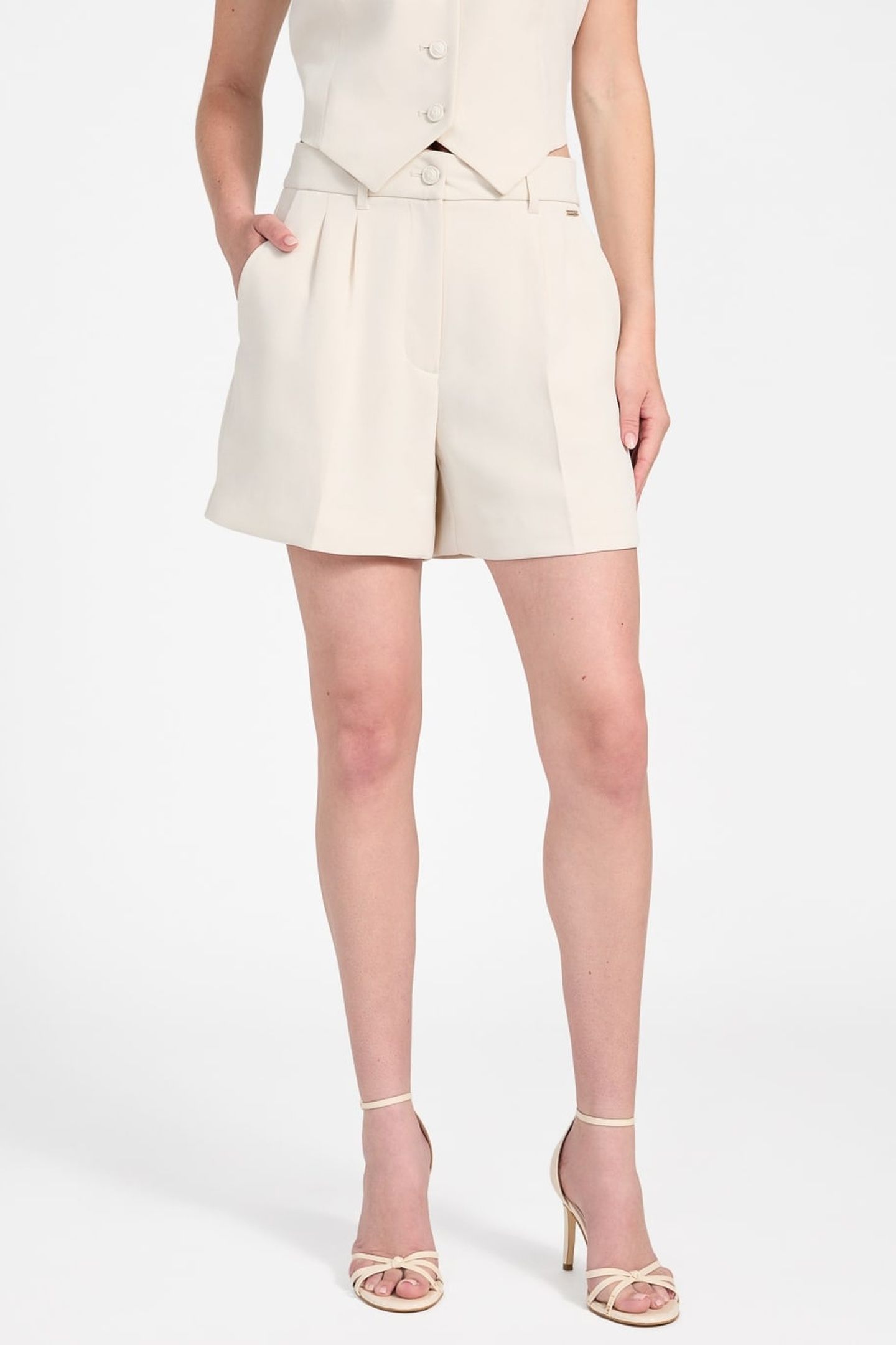 THEOLINE PLEATS PERF CREAM WHITE 2