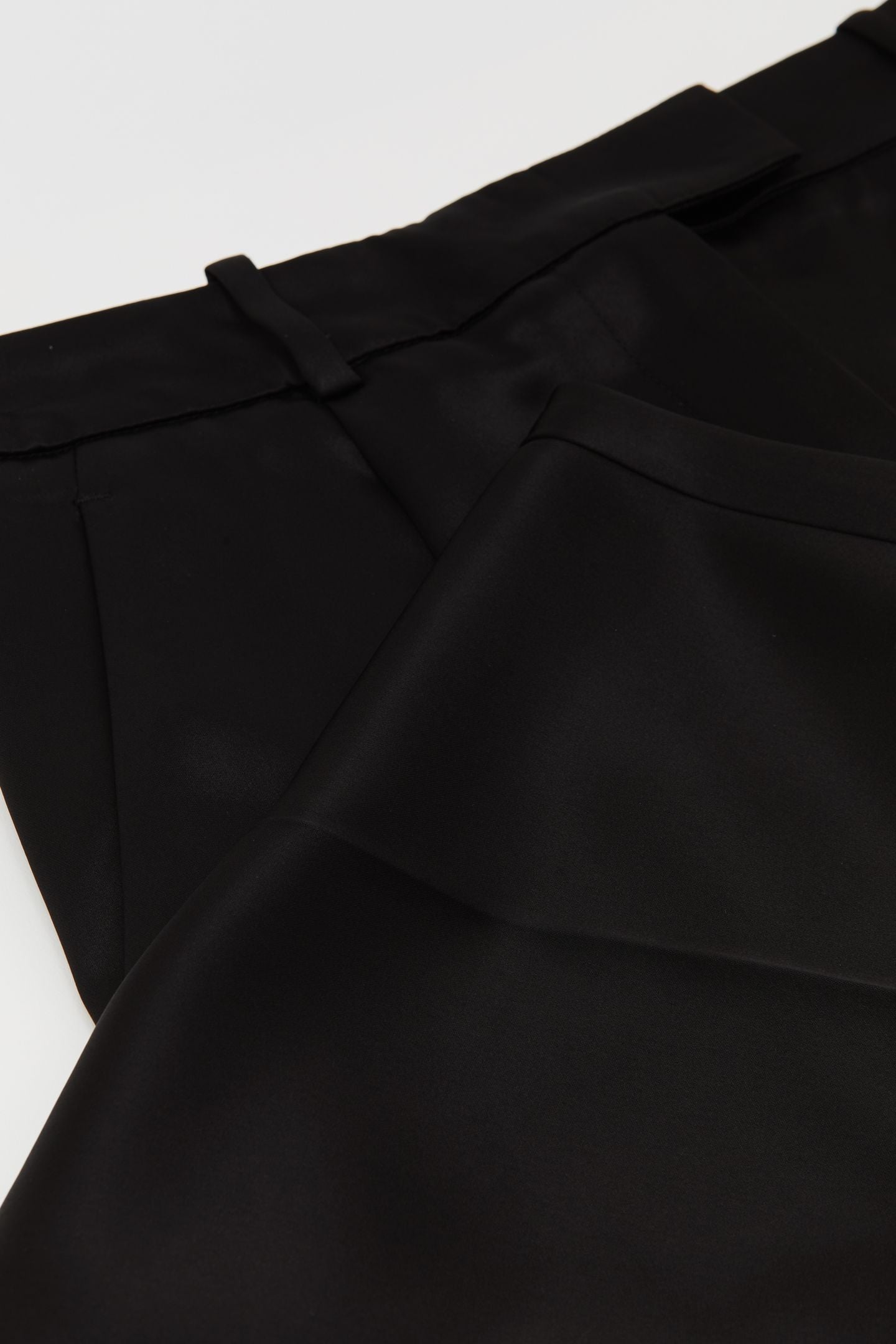 SATIN TAPER TROUSER BLACK 5