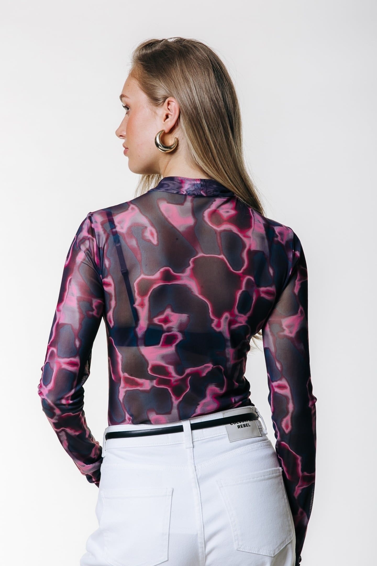 NEYO LIQUID SWIRL MESH TURTLENECK TOP MULTICOLOR 2