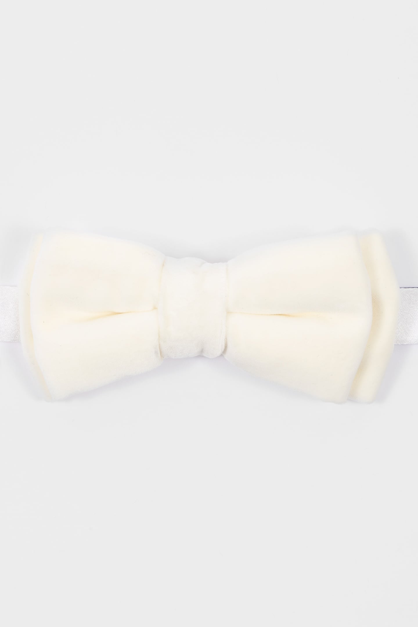 MEN BOWTIE MADE VELVET WHITE 1