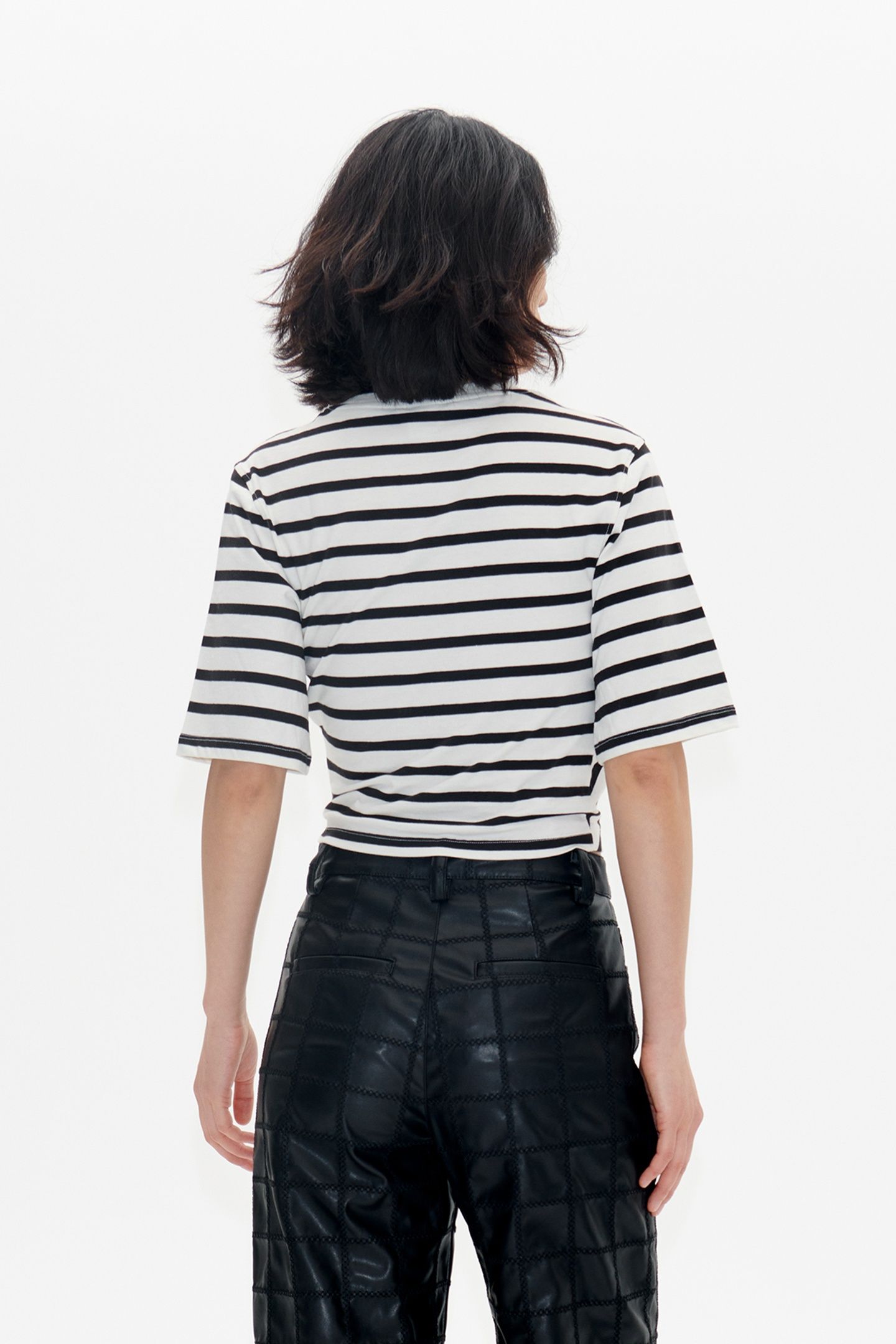 JALYA TOP BLACK WHISPER STRIPE 4