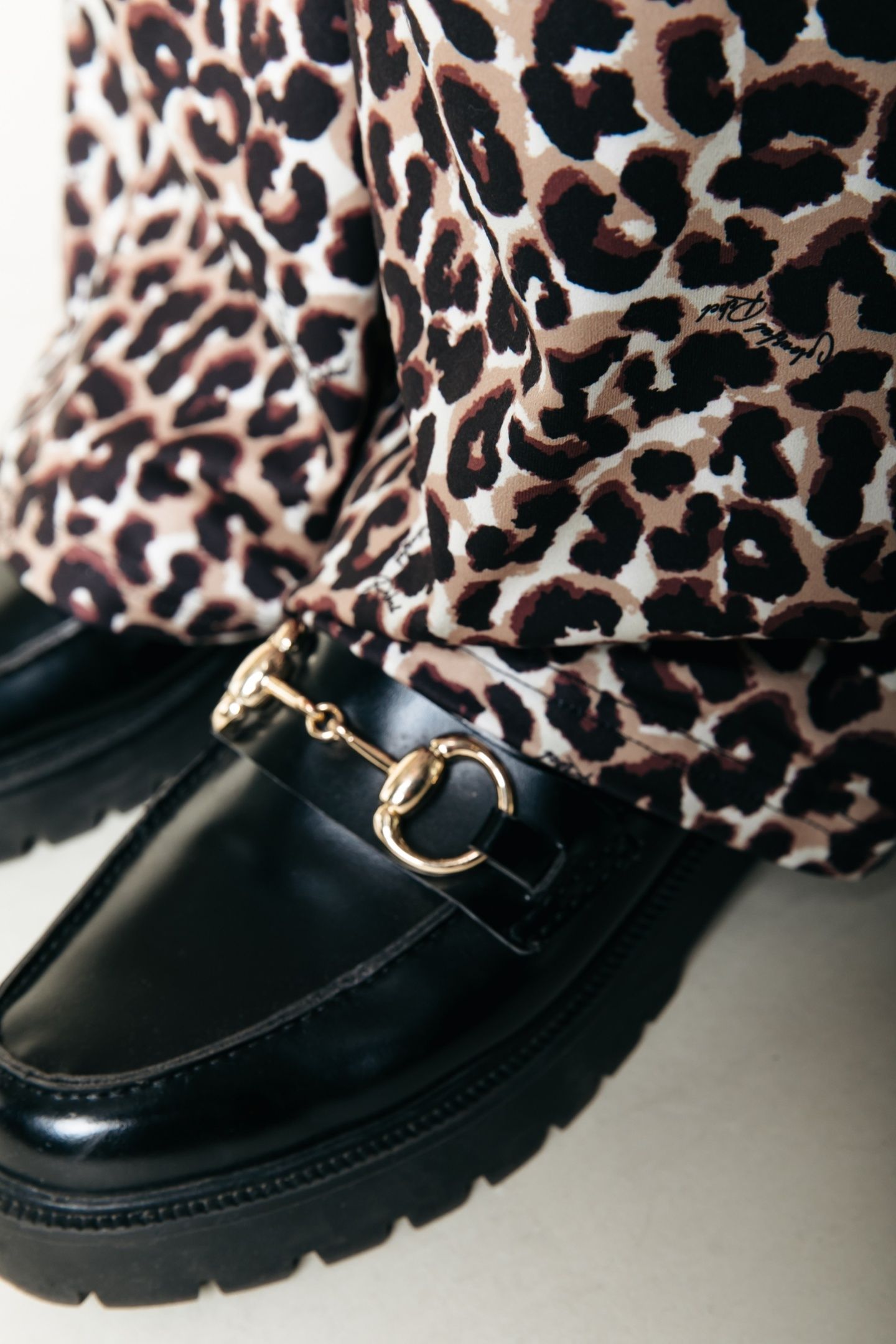 LEOPARD PEACHED EXTRA FLARE PANTS BROWN 4