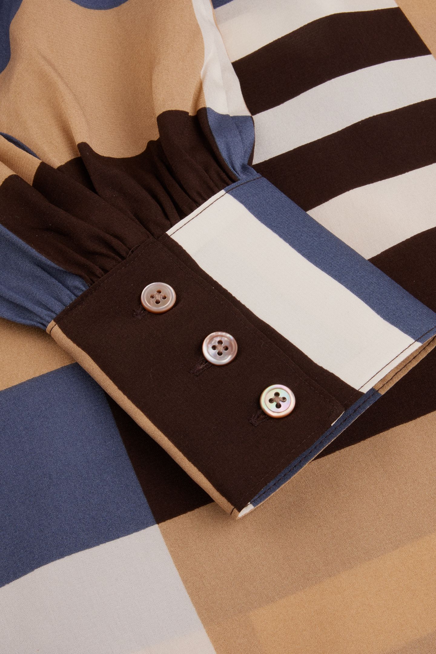 SELMA BLOUSE BROWN PATTERN 3