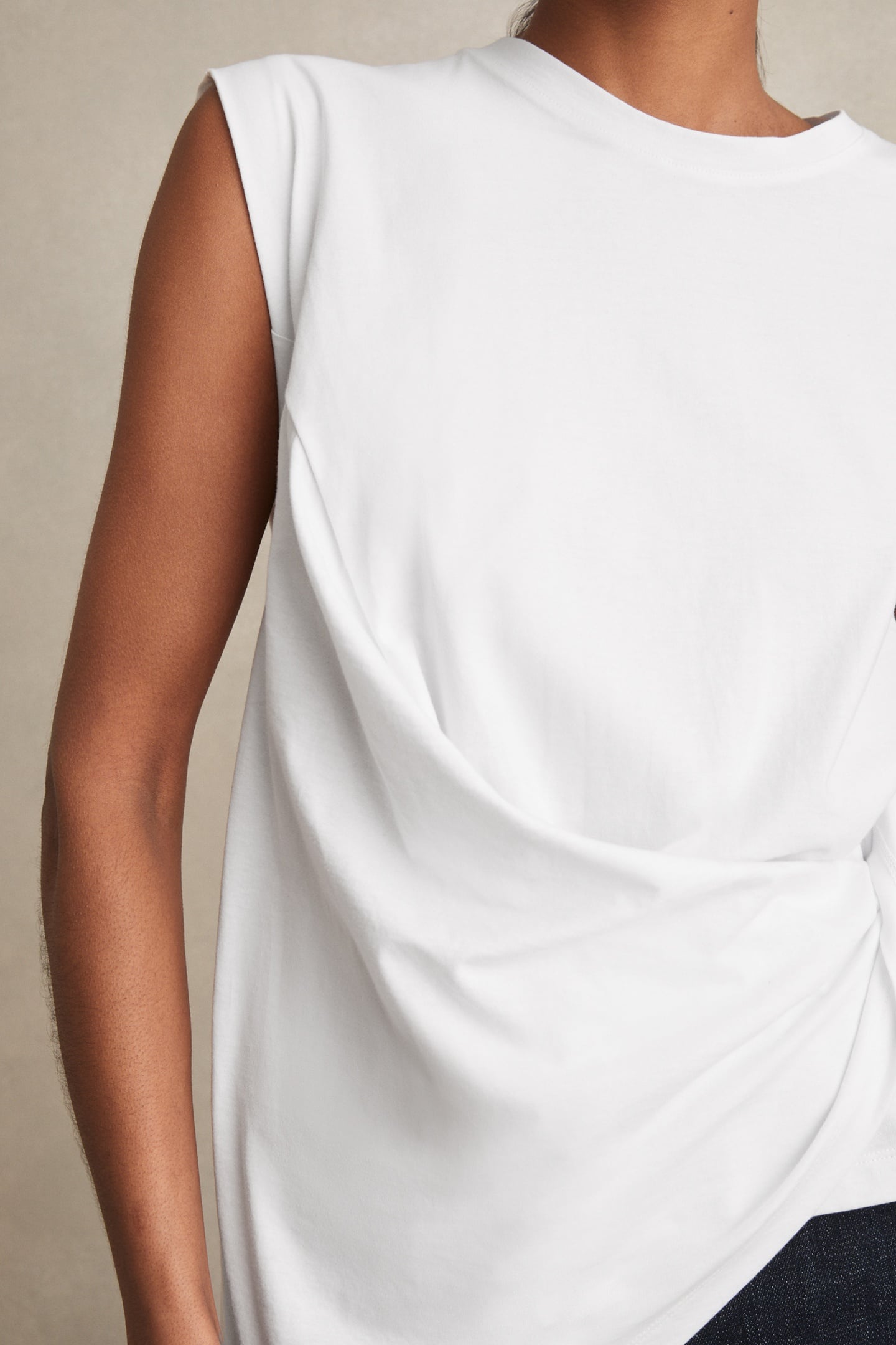 DRAPE T-SHIRT WHITE 5