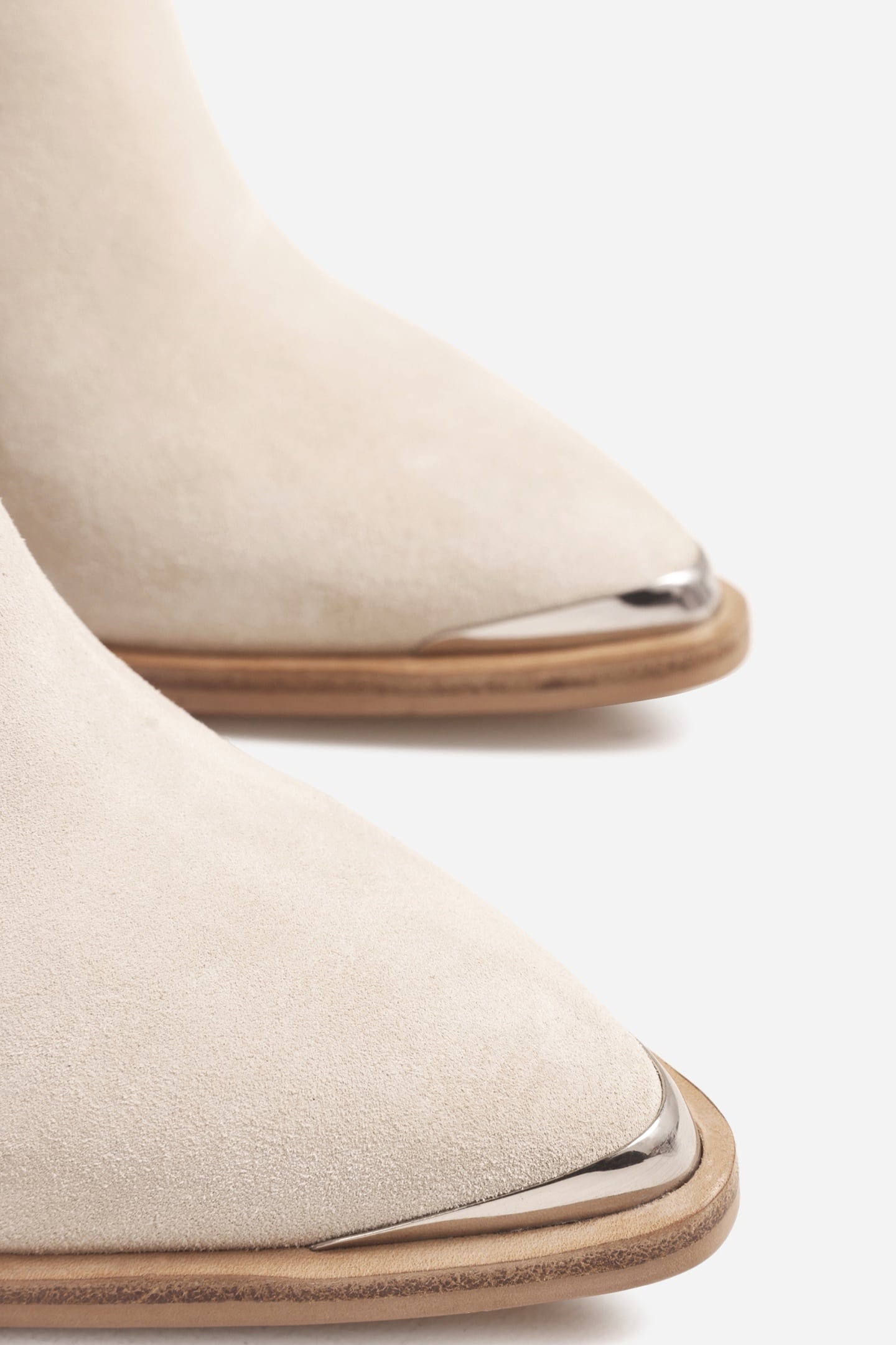 NEW-AMERICANA HIGH BOOT SAND 5