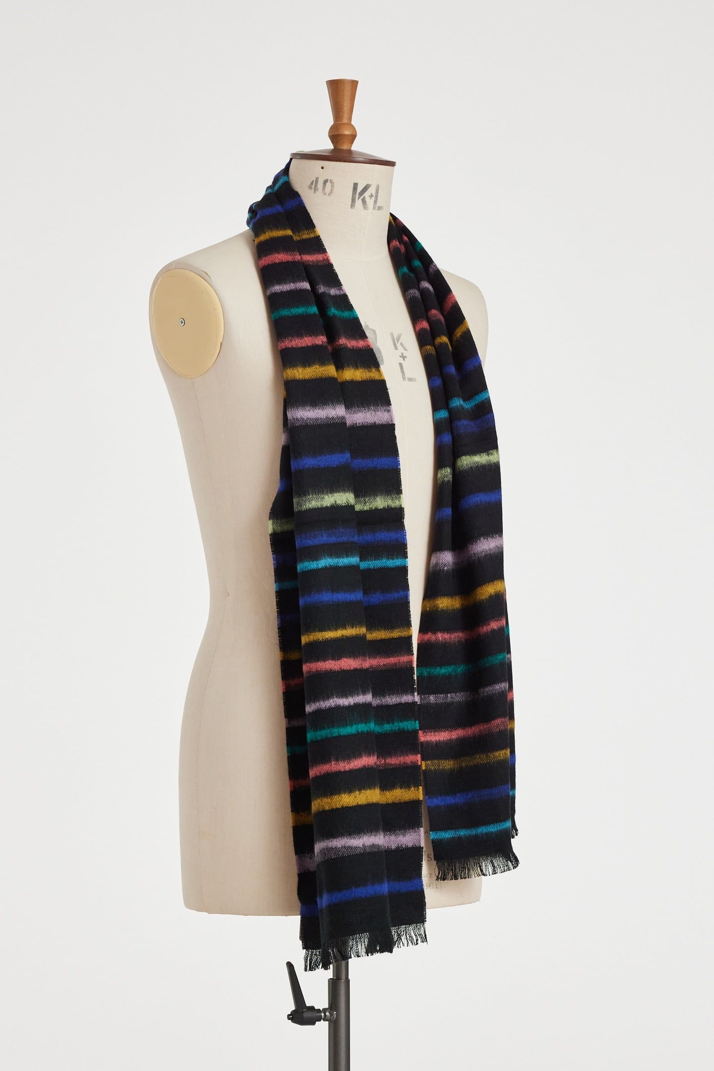 MEN SCARF PS SPRAY STRP BLACK 5