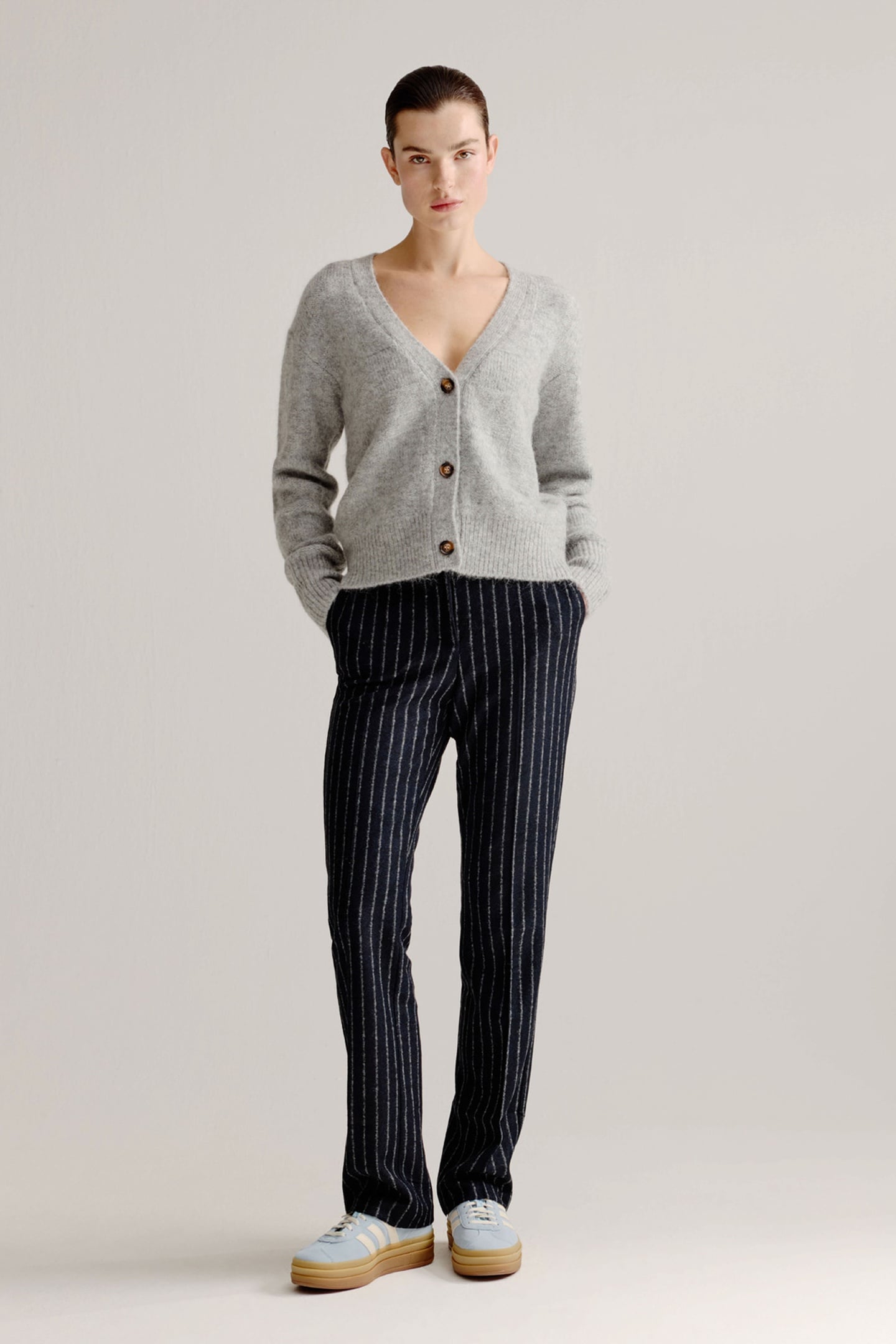 LEA CARDIGAN GREY 1