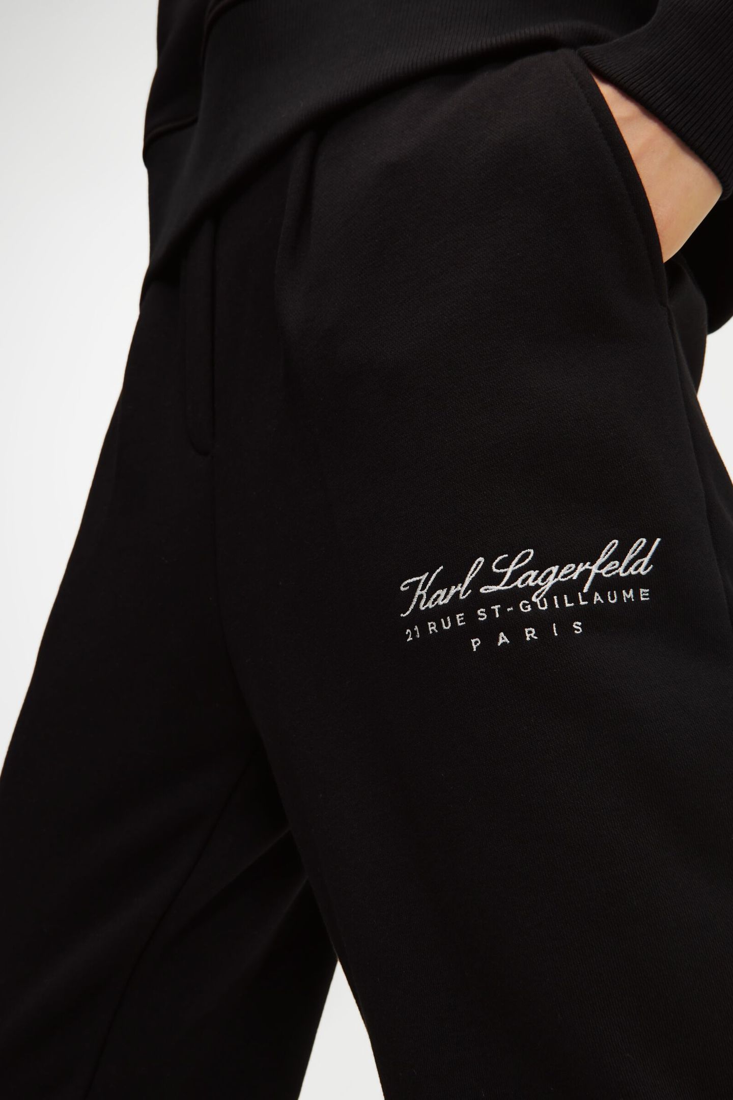 KARL SIGNATURE SWEATPANTS BLACK 8