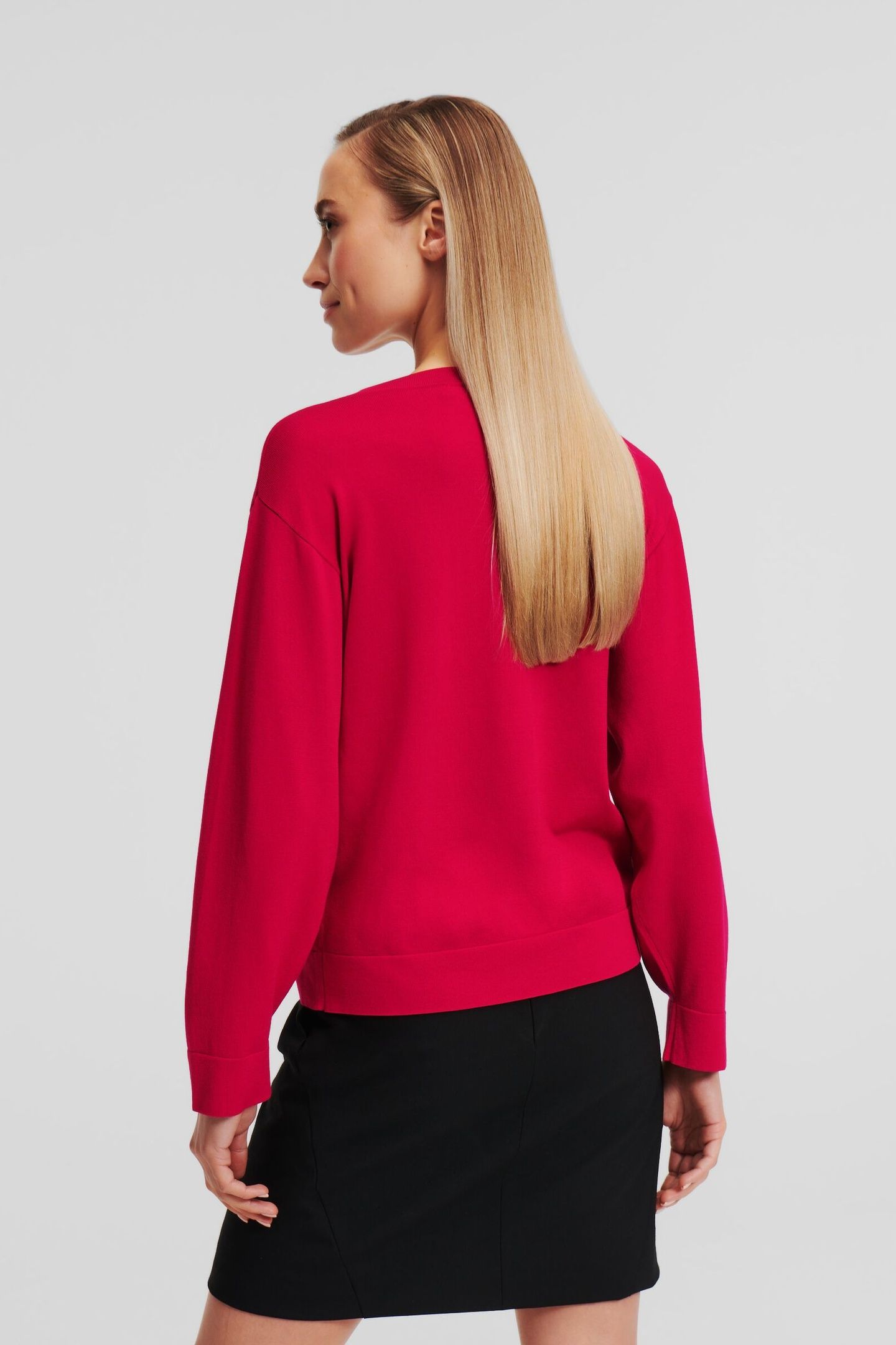 LIGHT V-NECK KNIT SWEATER PERSIAN RED 2