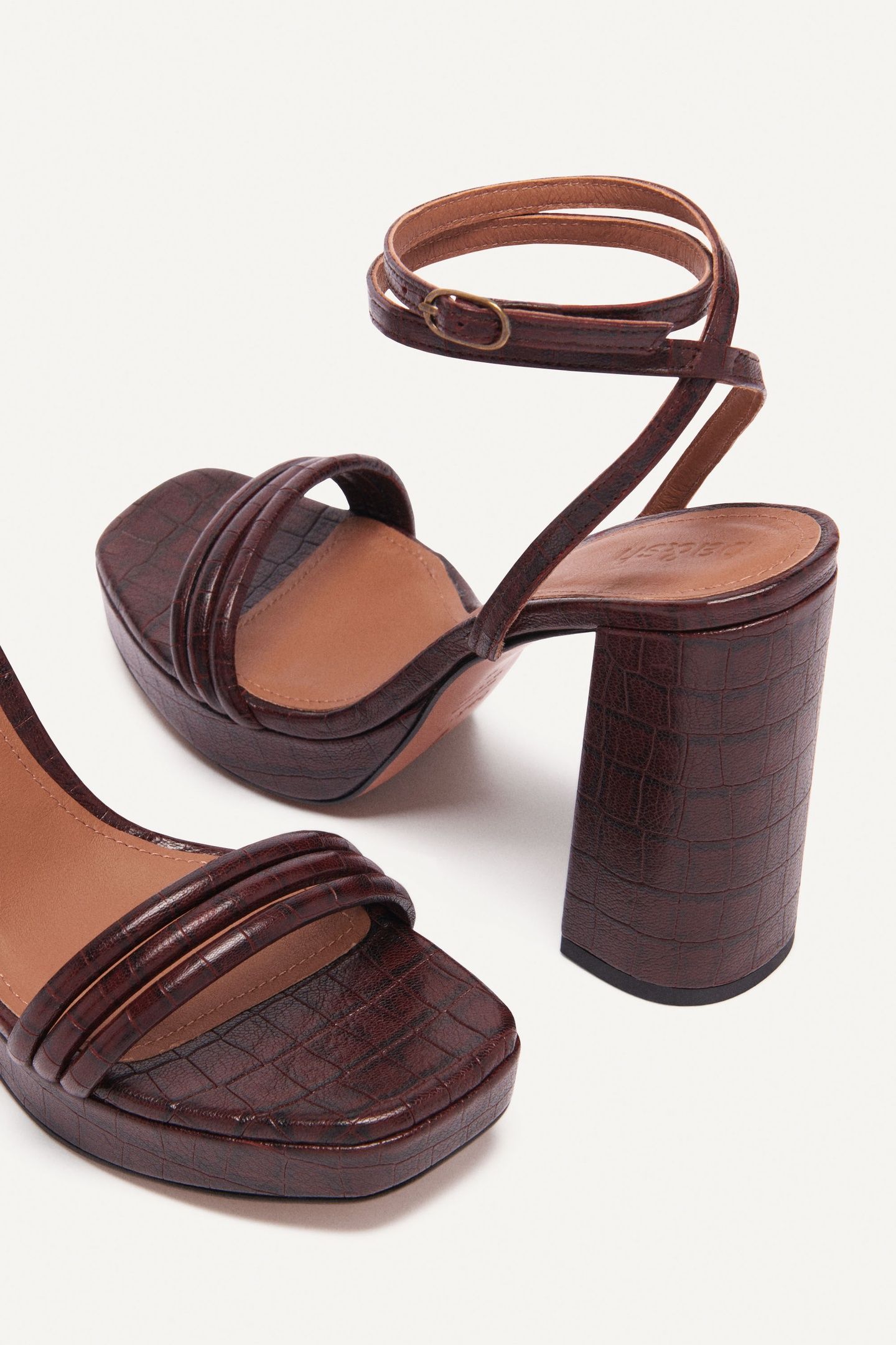 SANDALS MARRON 3