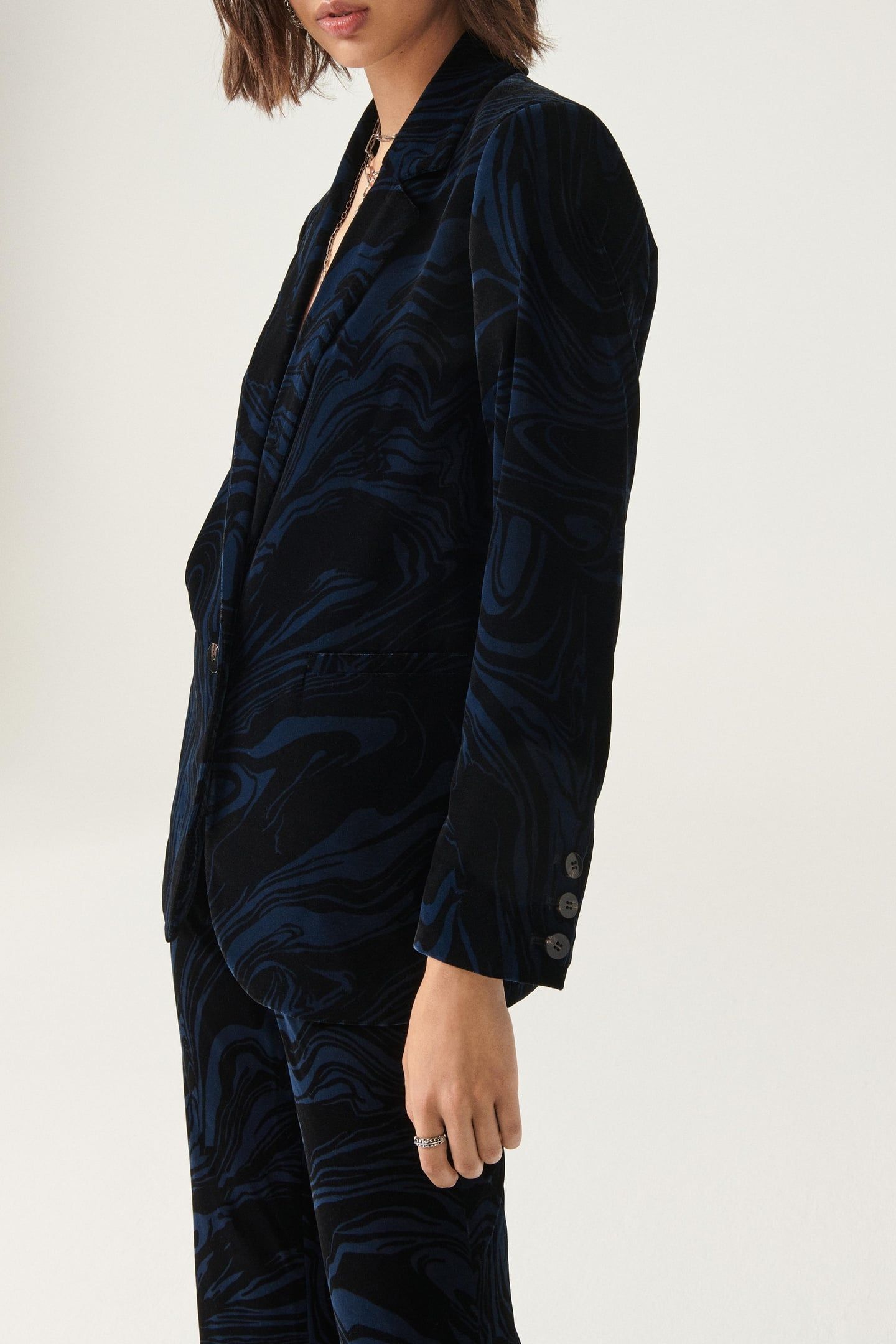 SOFT JACKET BLACK 5