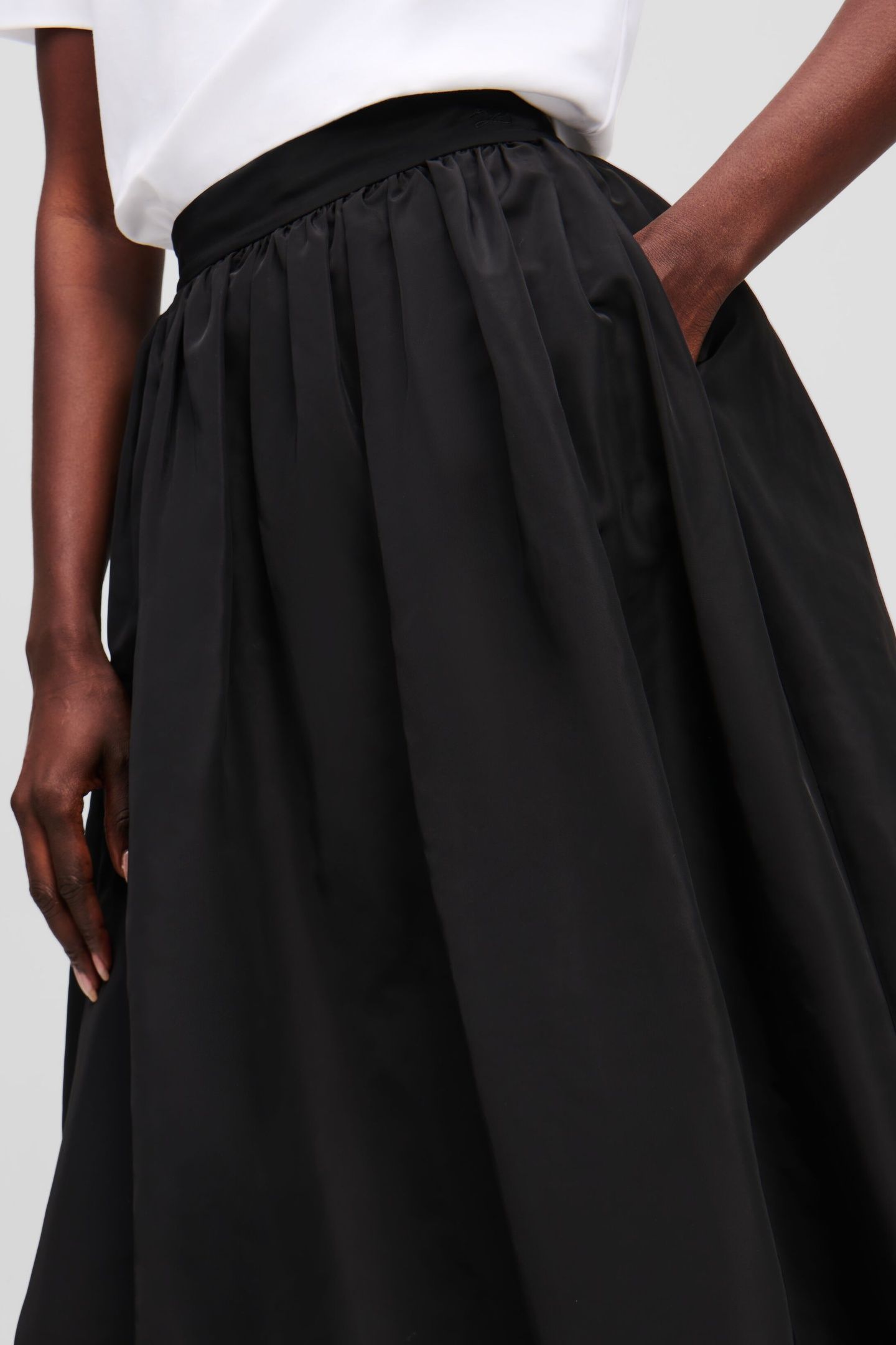 VOLUMINOUS SKIRT BLACK 6